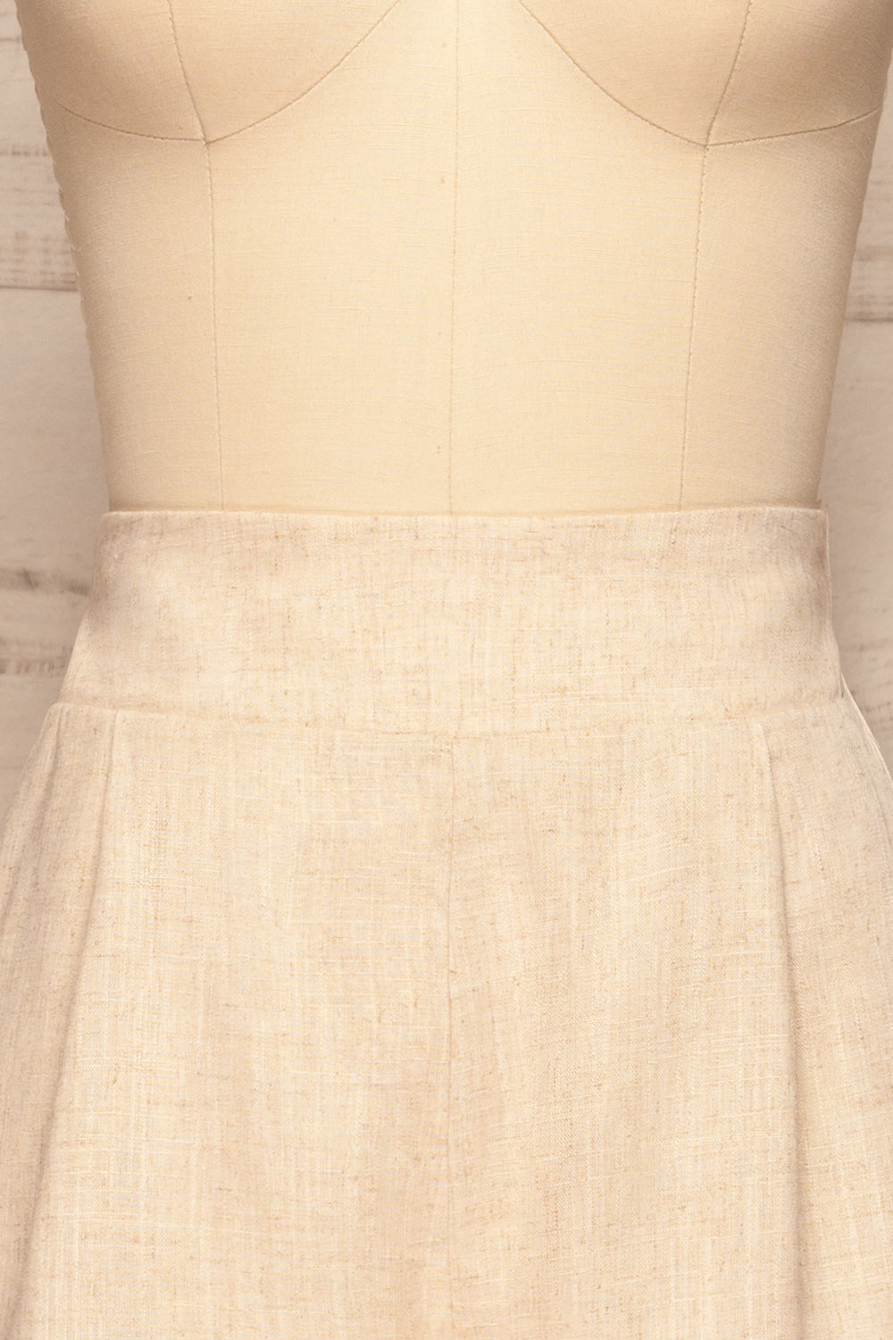 Fagradal Beige Linen High Waist Shorts | La petite garçonne front close up