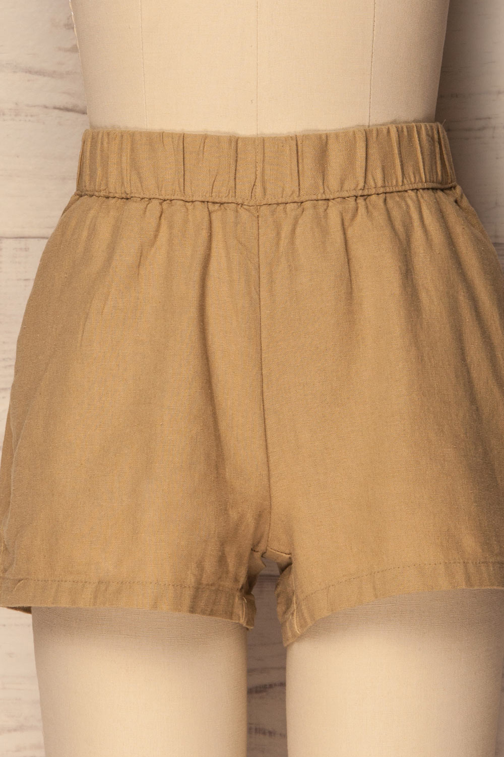 Faliro Sand Beige Linen Shorts | La Petite Garçonne