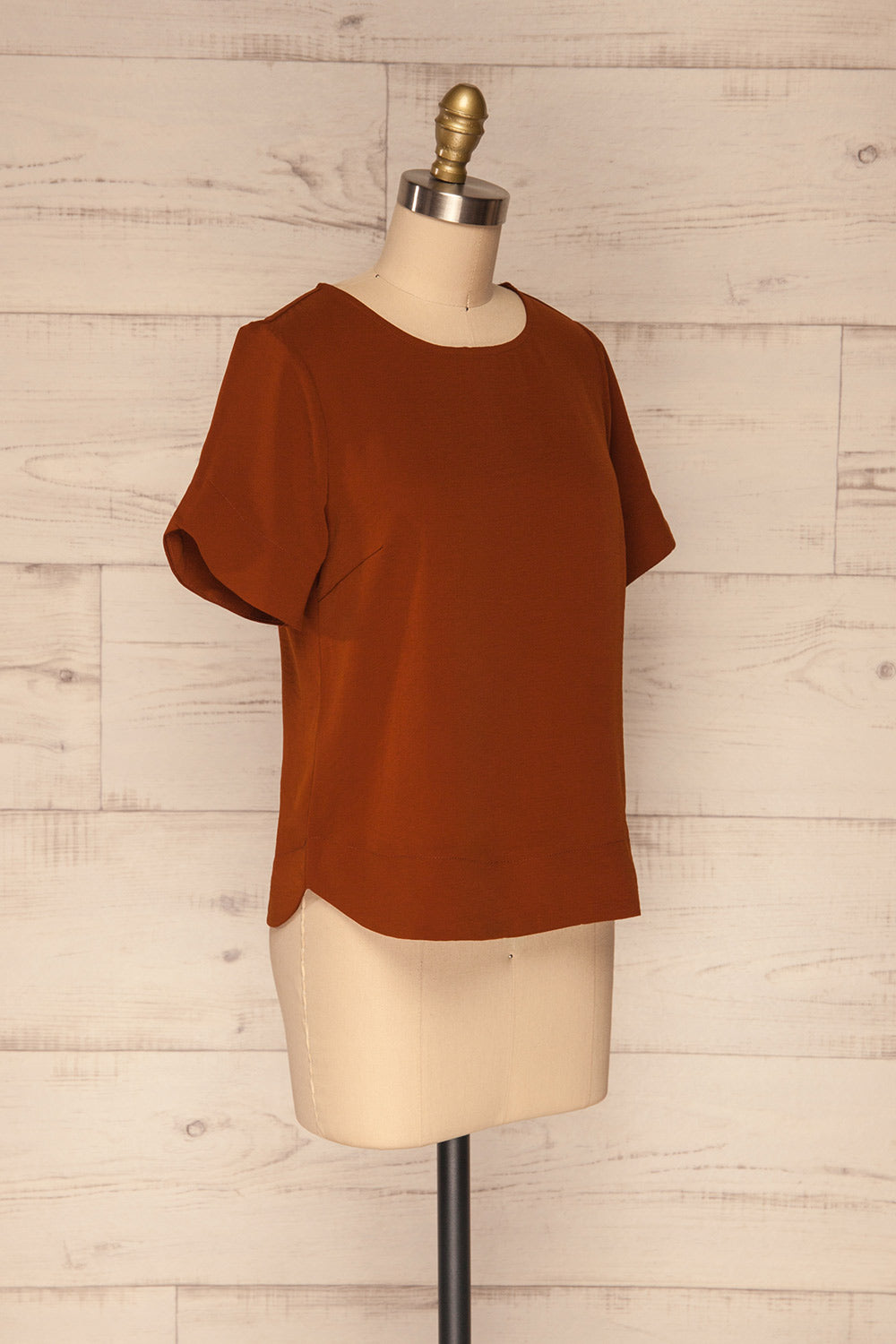 Fallet Rust Brown Boxy Short Sleeved Top | La Petite Garçonne side view