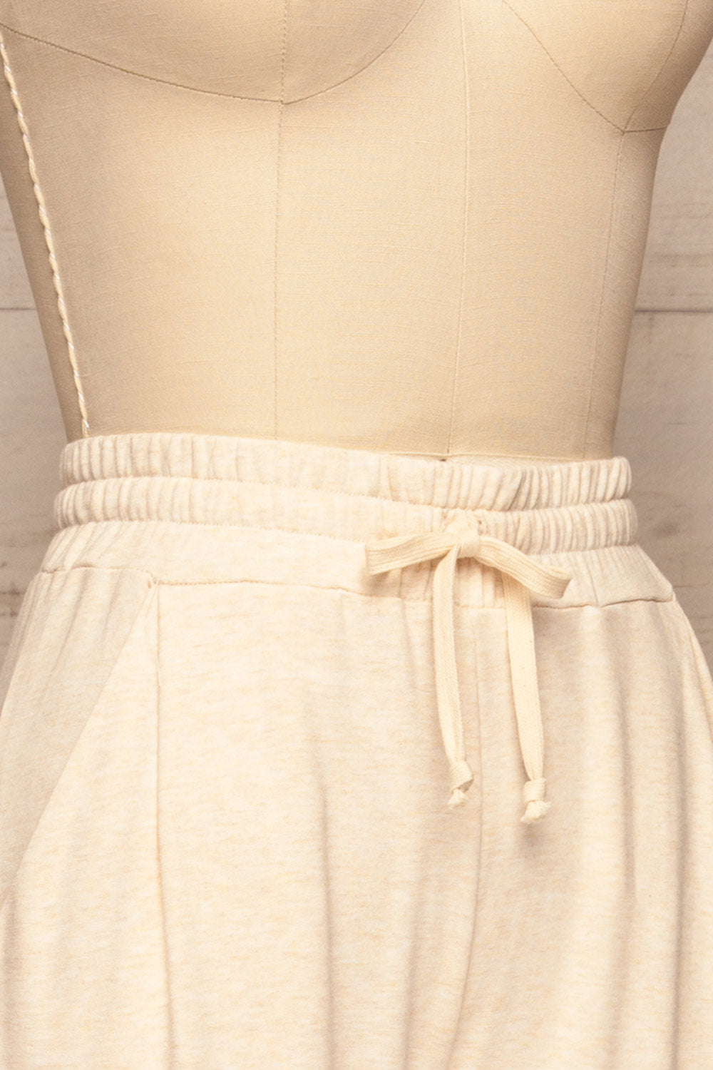 Faugeli Sand Jogging Pants | Pantalon | La Petite Garçonne side close-up