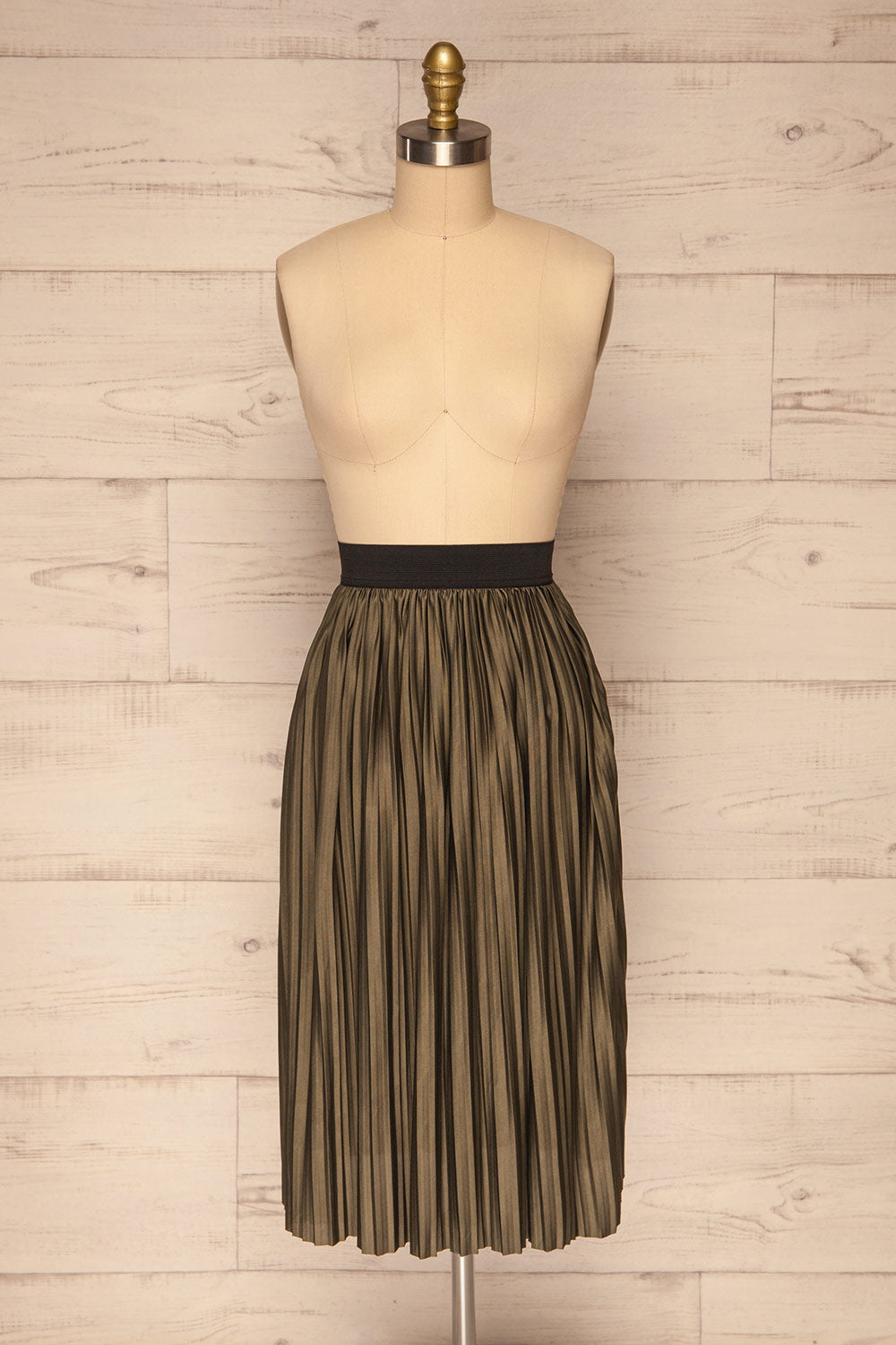 Gouves Green Pleated Midi Skirt | La petite garçonne front view