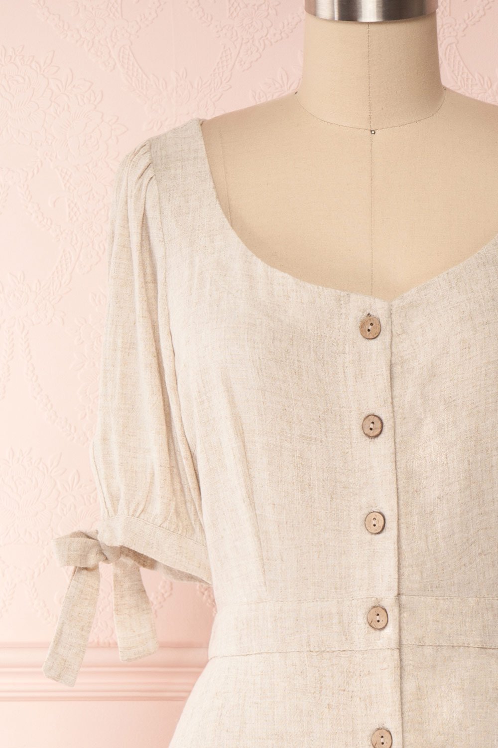 Hadeon Beige Midi A-Line Dress | Robe en Lin front close up | Boutique 1861