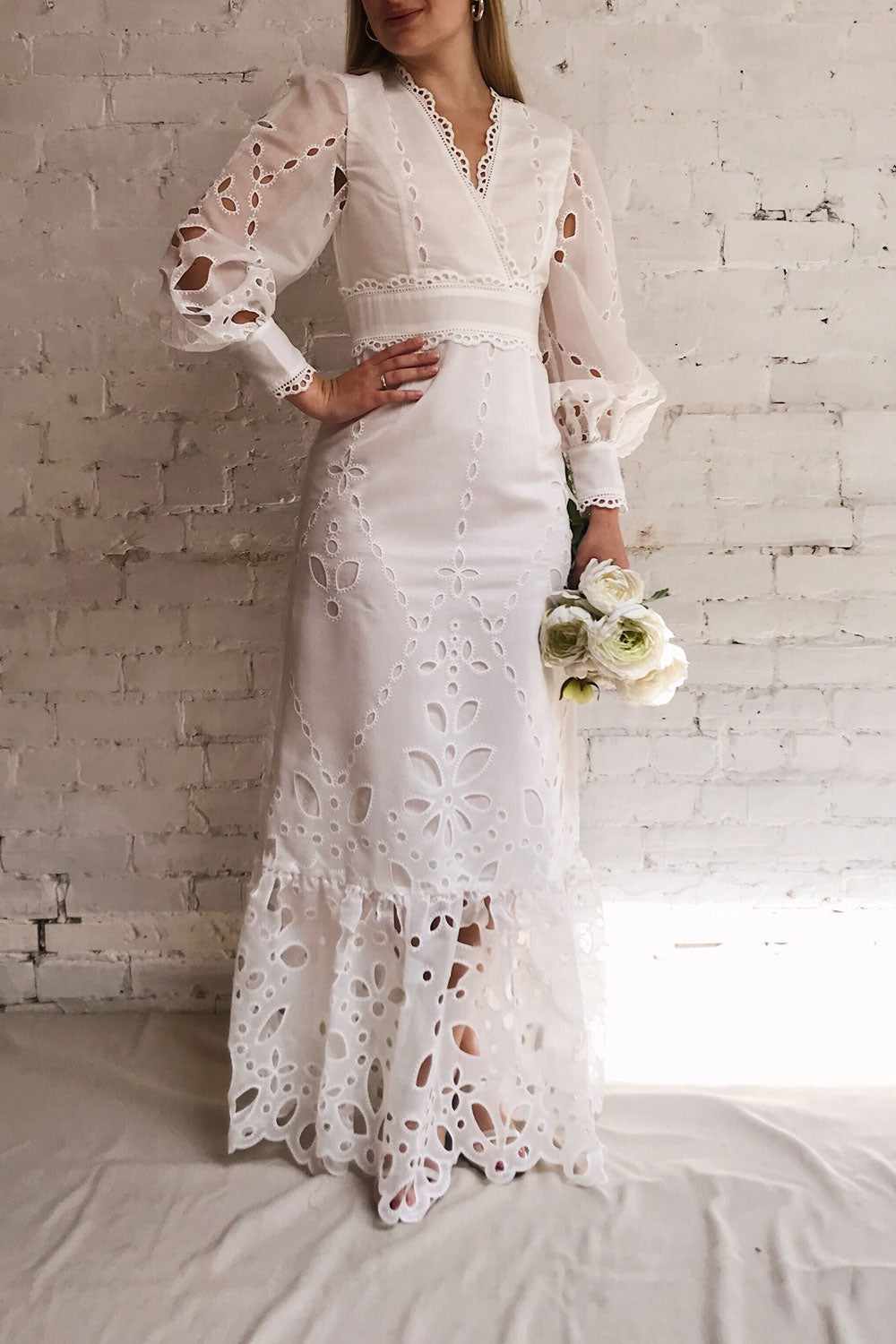 Sokaina White Crocheted Lace Cropped Trousers | Boudoir 1861 model look