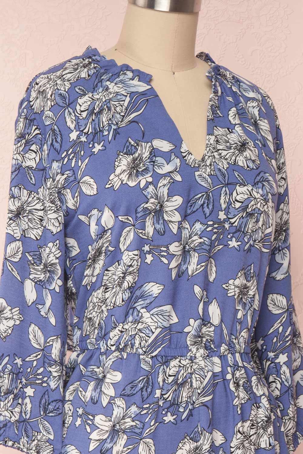 Haydn Light | Robe Bleue Fleurie