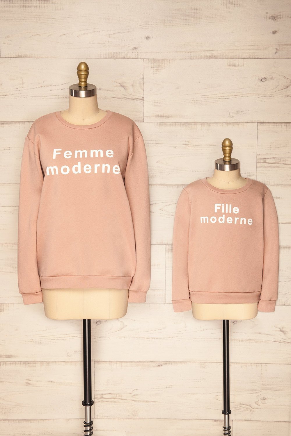 Hostka Pétale Mini Kids Taupe Sweater with Text | La Petite Garçonne