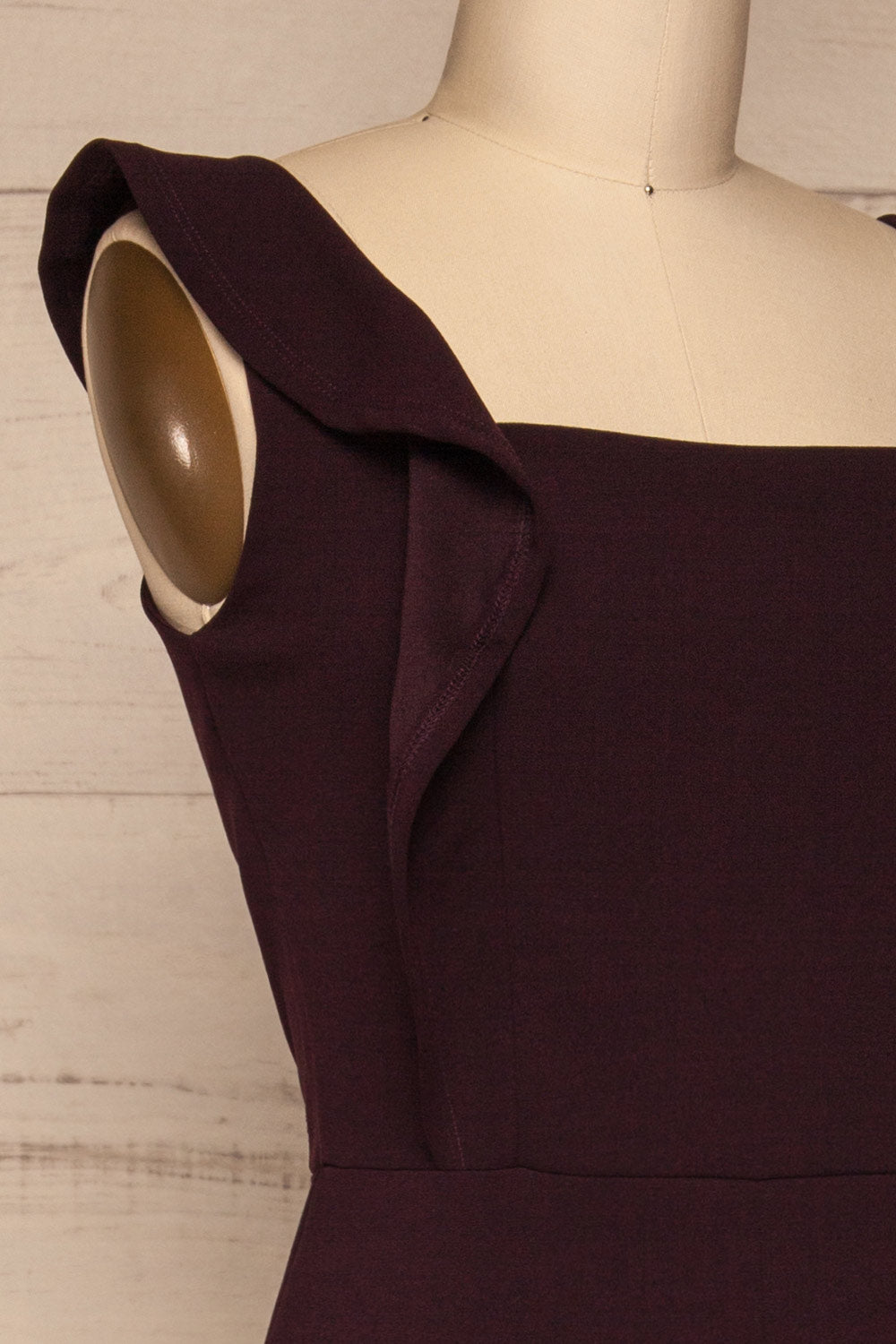 Ilnes Prune Plum Jumpsuit | Combinaison | La Petite Garçonne side close-up