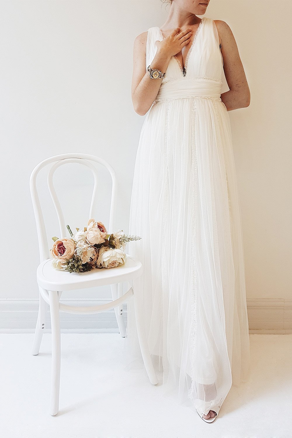 Irdina | Backless Ivory Mesh Gown