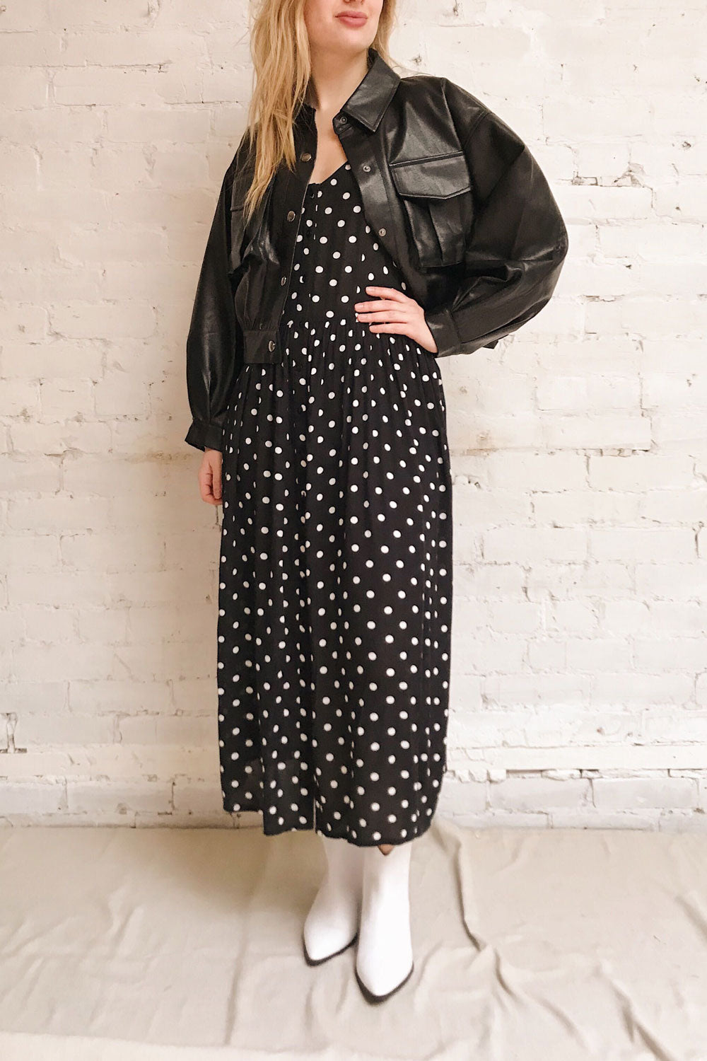 Eidsvollen Black w/ White Polka Dots Dress | La petite garçonne model look