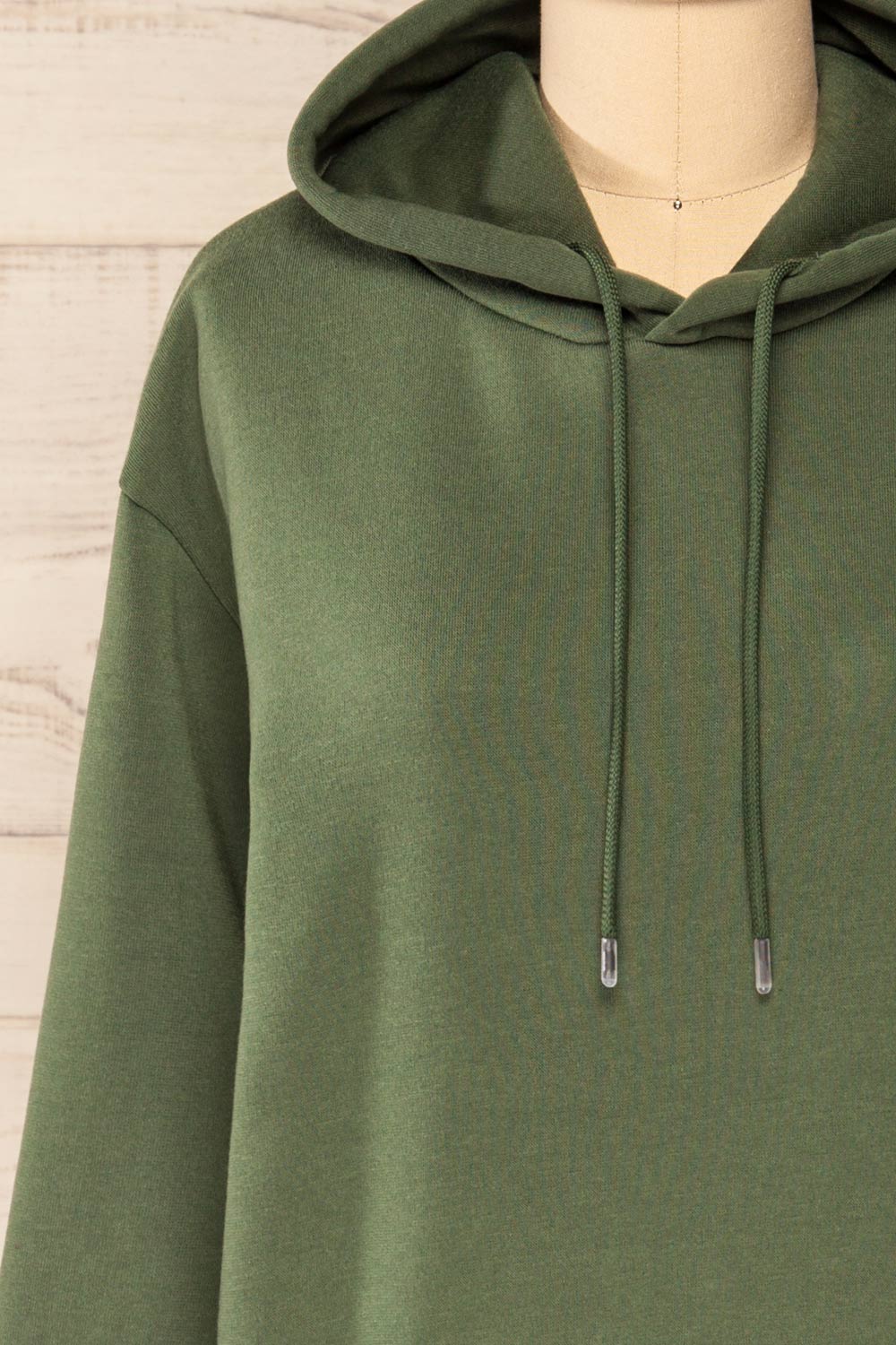 Juxue Forest Green Oversized Hoodie | La petite garçonne front close-up