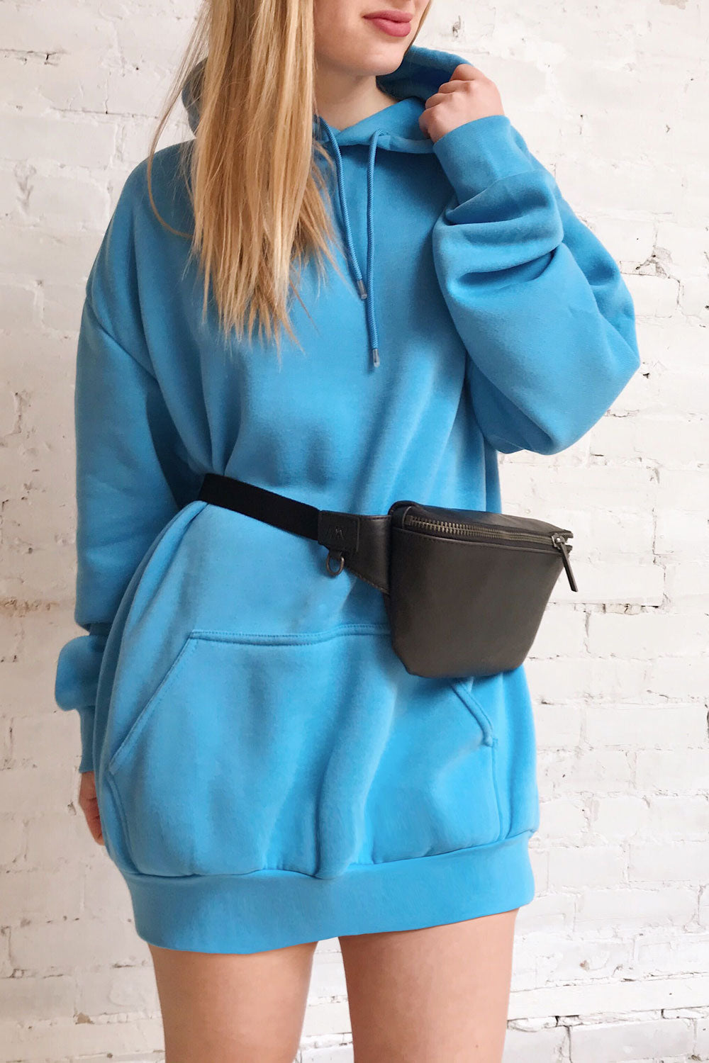 Juxue Sky Blue Hoodie | La petite garçonne model close up