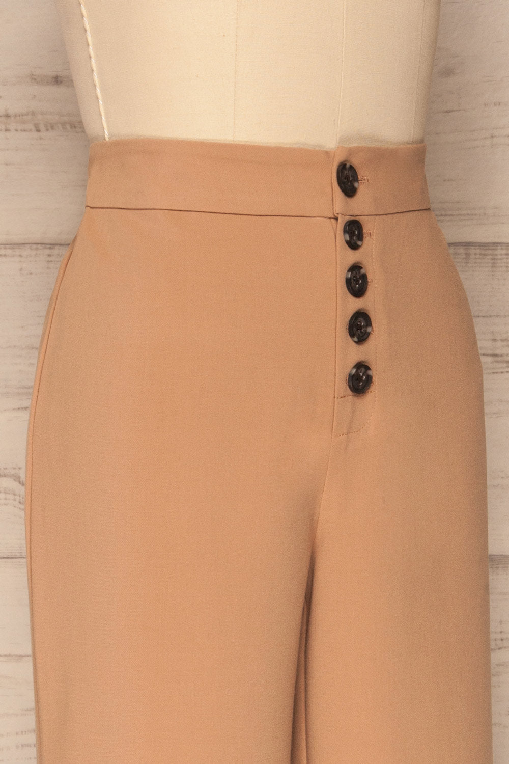Kalisz Sand Taupe High-Waisted Pants side close up | La Petite Garçonne