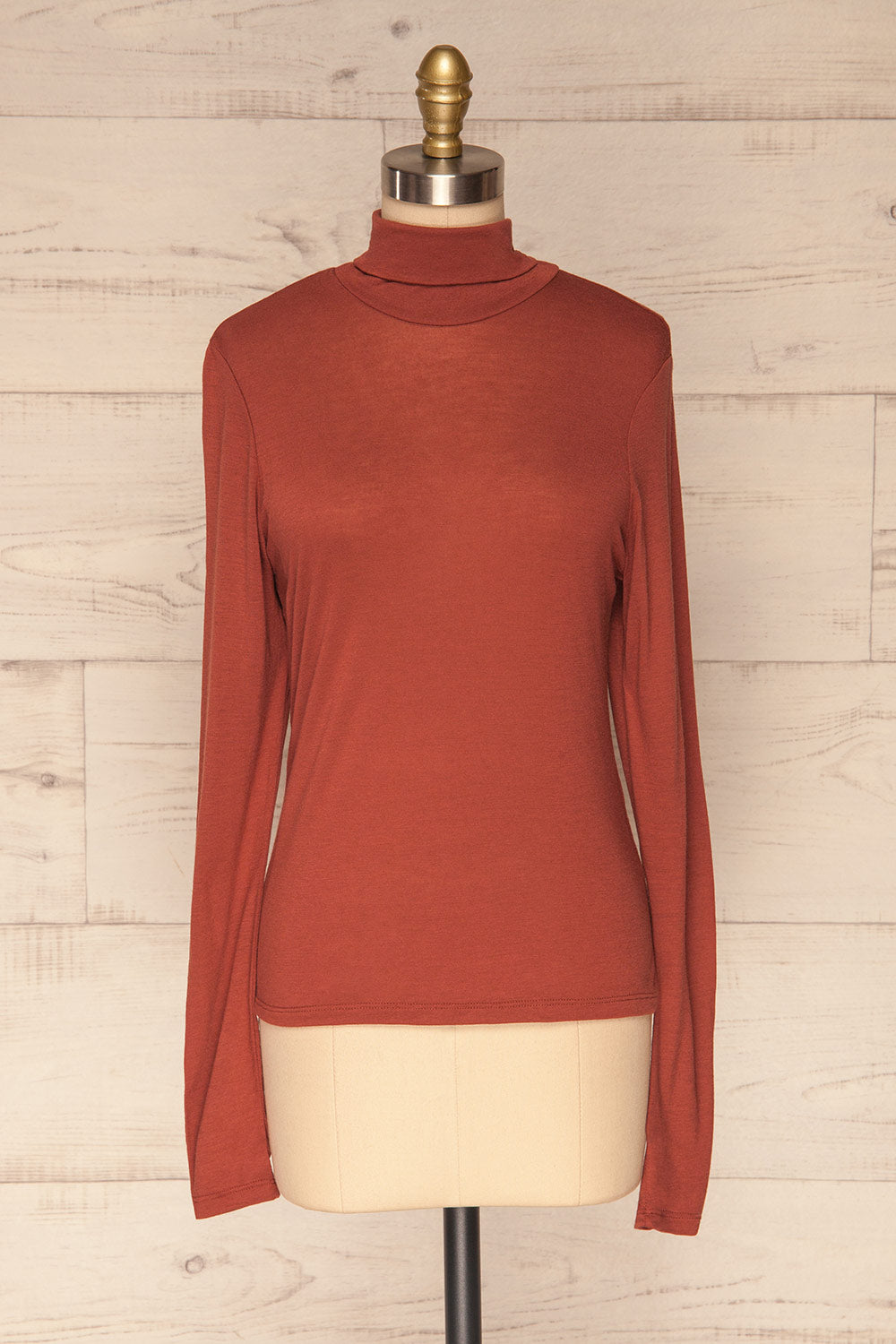 Kamien Coraline Rust Orange Turtleneck Top | FRONT VIEW | La Petite Garçonne