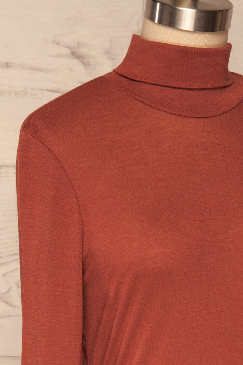 Kamien Coraline Rust Orange Turtleneck Top | SIDE CLOSE UP | La Petite Garçonne
