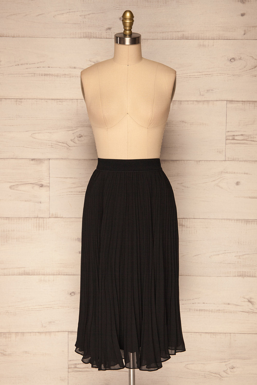 Kornik Coal Black Pleated Midi Skirt | FRONT VIEW | La Petite Garçonne