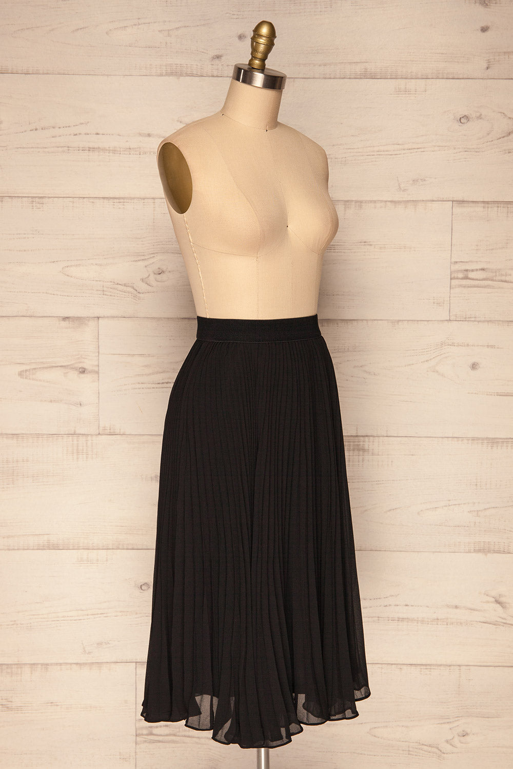 Kornik Coal Black Pleated Midi Skirt | SIDE VIEW | La Petite Garçonne