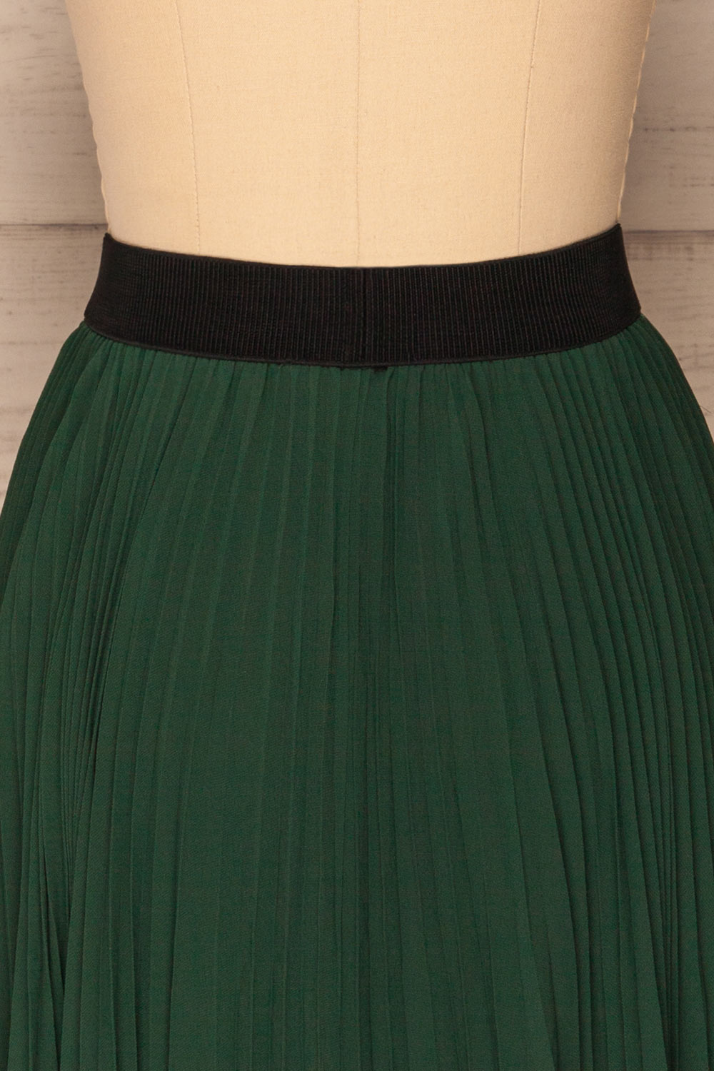 Kornik Pine Green Pleated Midi Skirt | BACK CLOSE UP | La Petite Garçonne