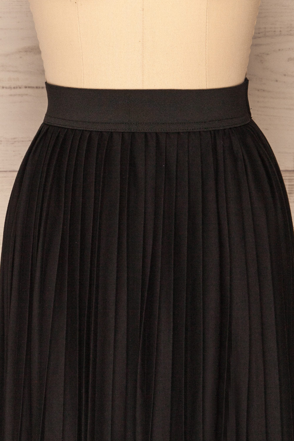 Koufos Nero Black Pleated A-Line Skirt | La Petite Garçonne 2