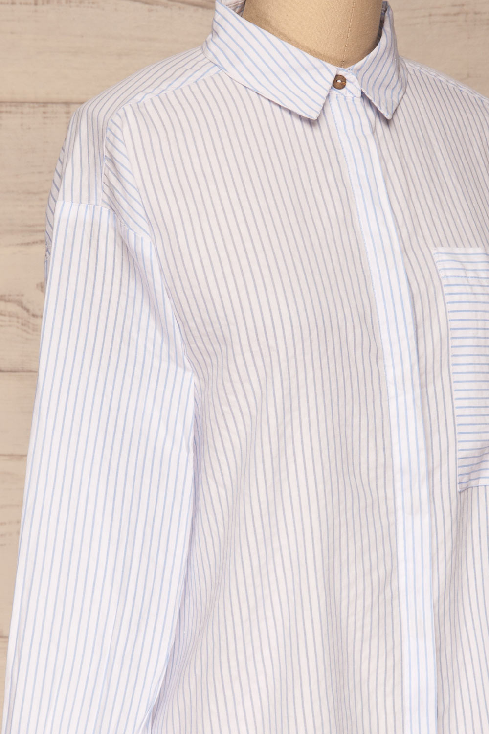 Kouvola Bleu Striped Shirt | Chemisier | La Petite Garçonne side close-up