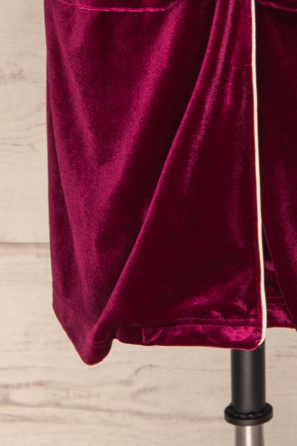 Krosno Red Velvet Bathrobe | La petite garçonne bottom