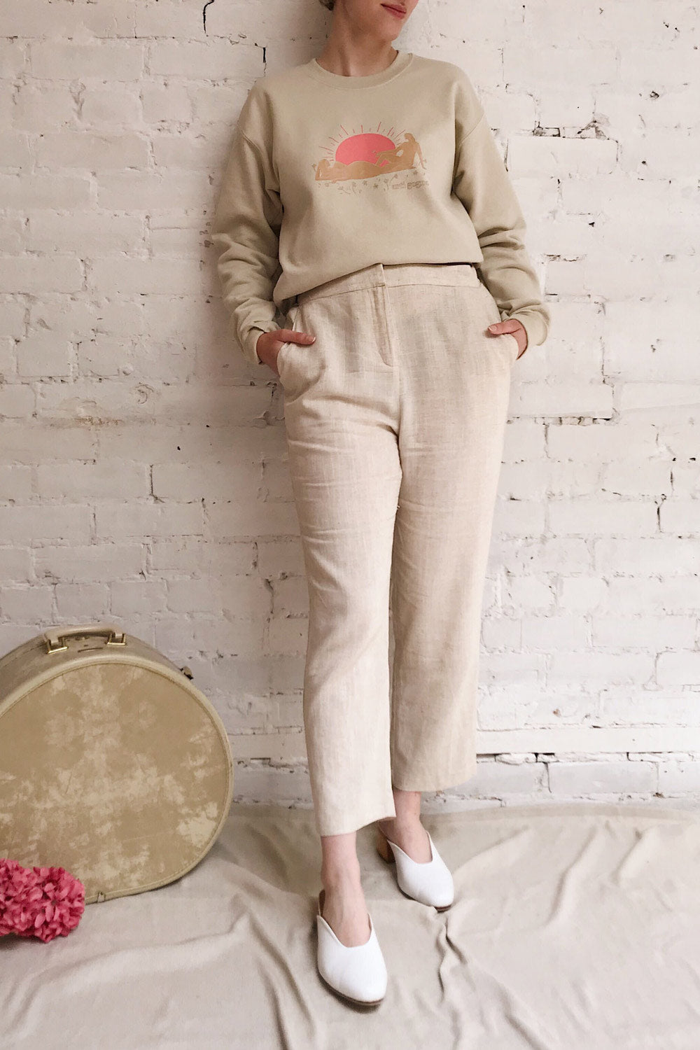 Lagoa Beige Crew Neck Sweatshirt | La petite garçonne model look