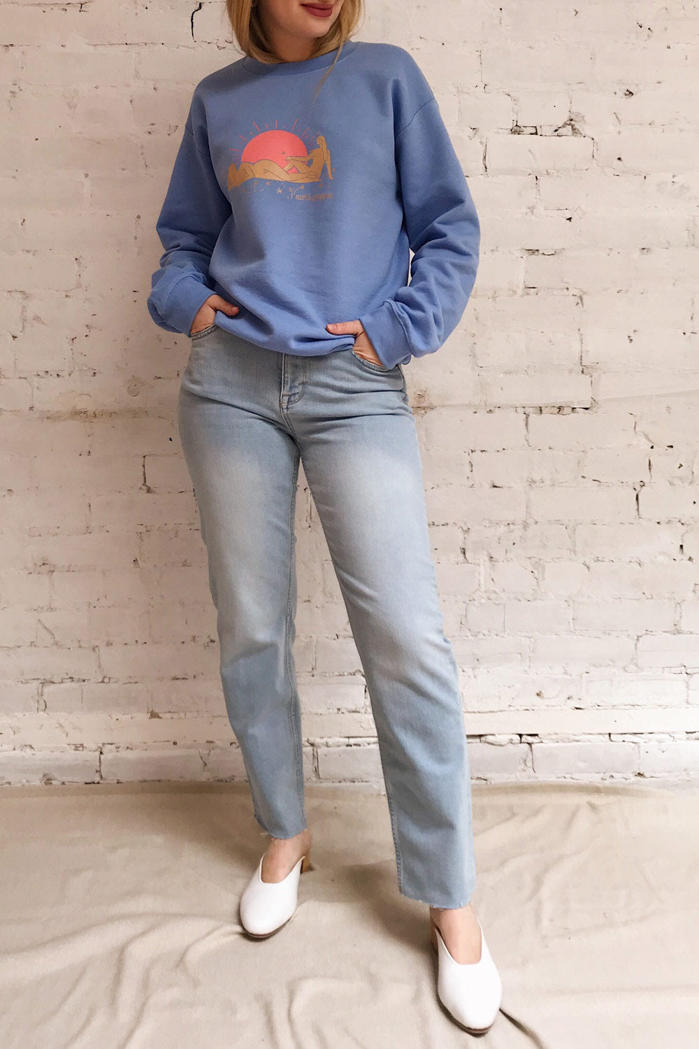 Lagoa Blue Crew Neck Sweatshirt | La petite garçonne model look