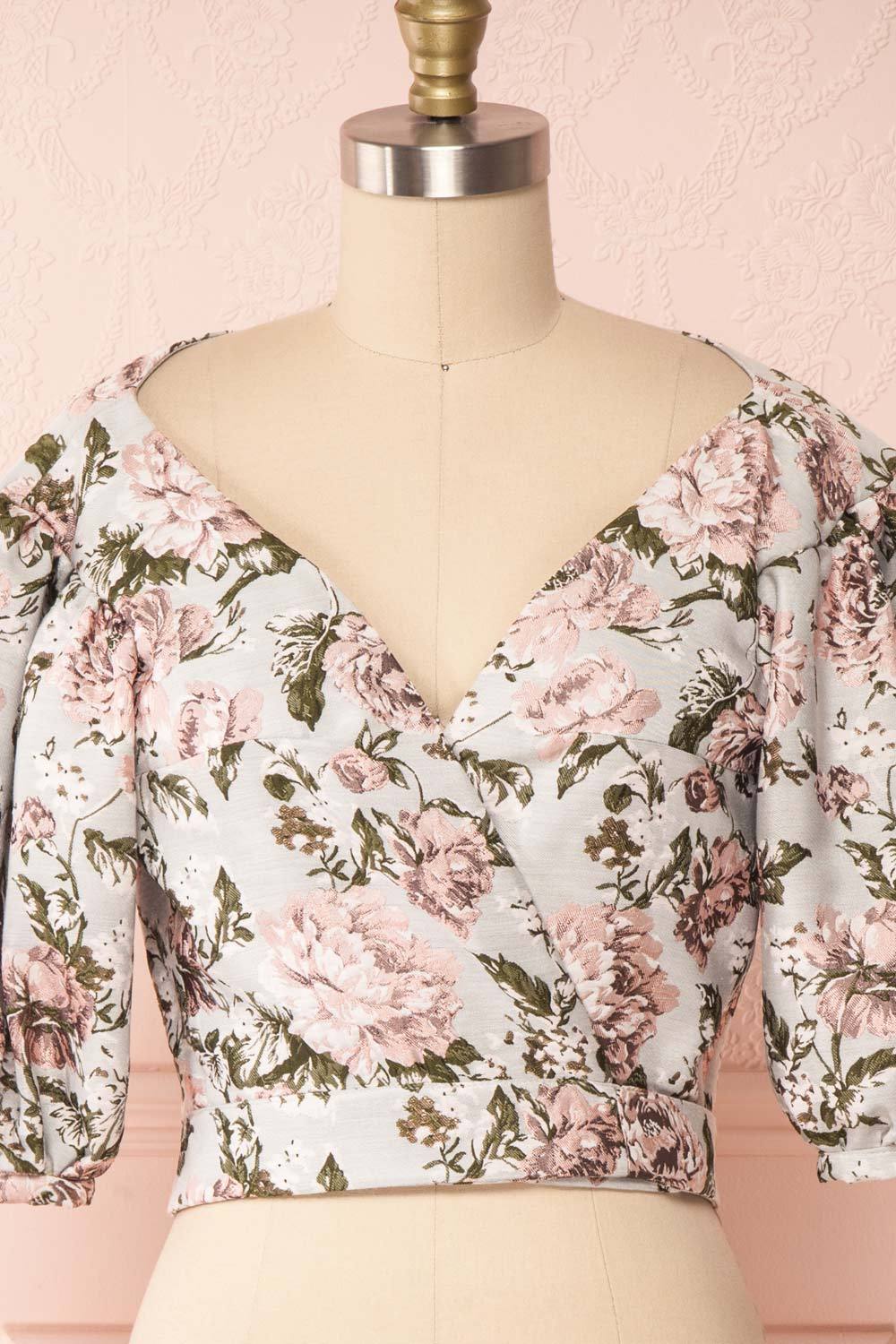 Leonore Floral Crop Top | Haut Écourté front close up | Boutique 1861