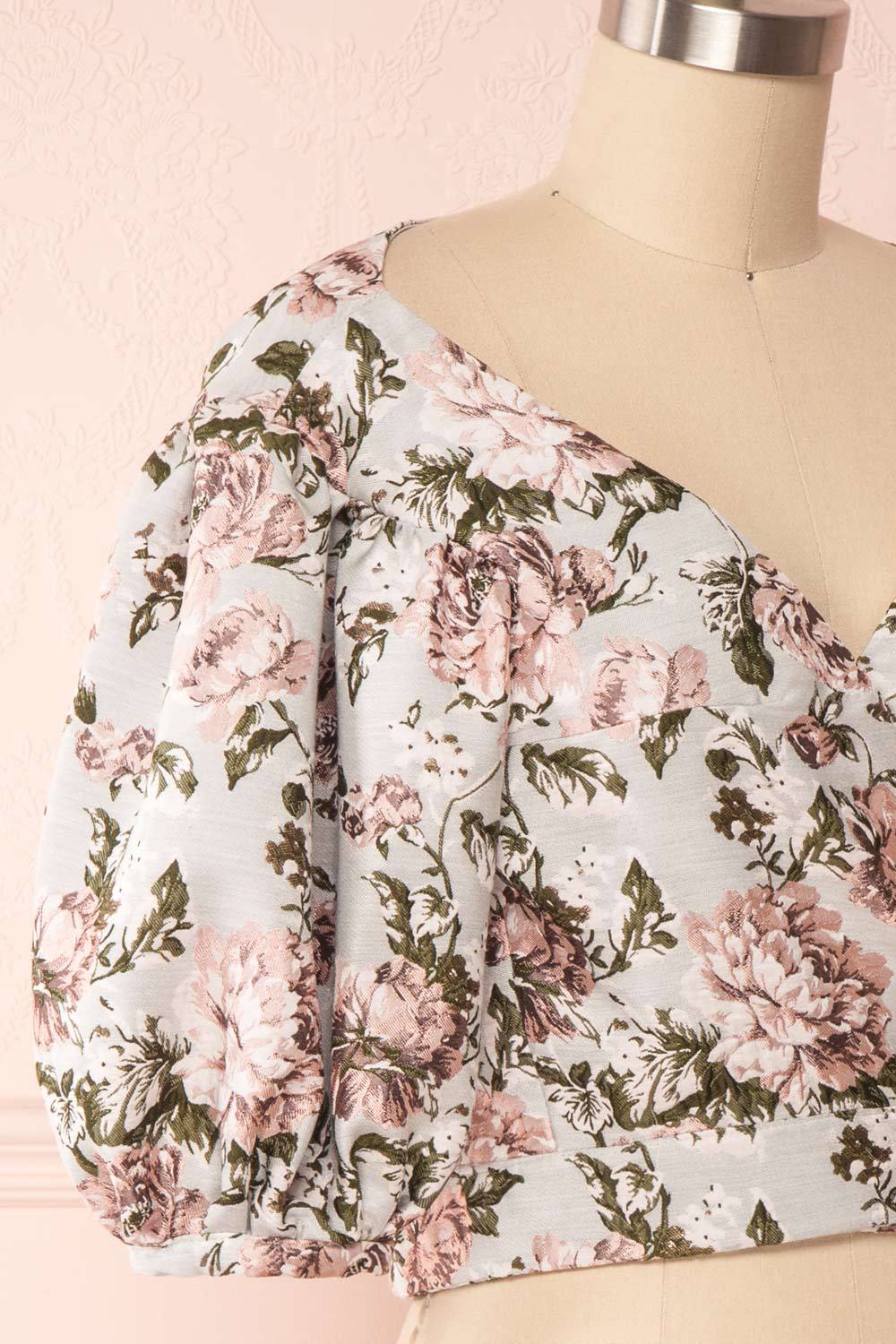 Leonore Floral Crop Top | Haut Écourté side close up | Boutique 1861