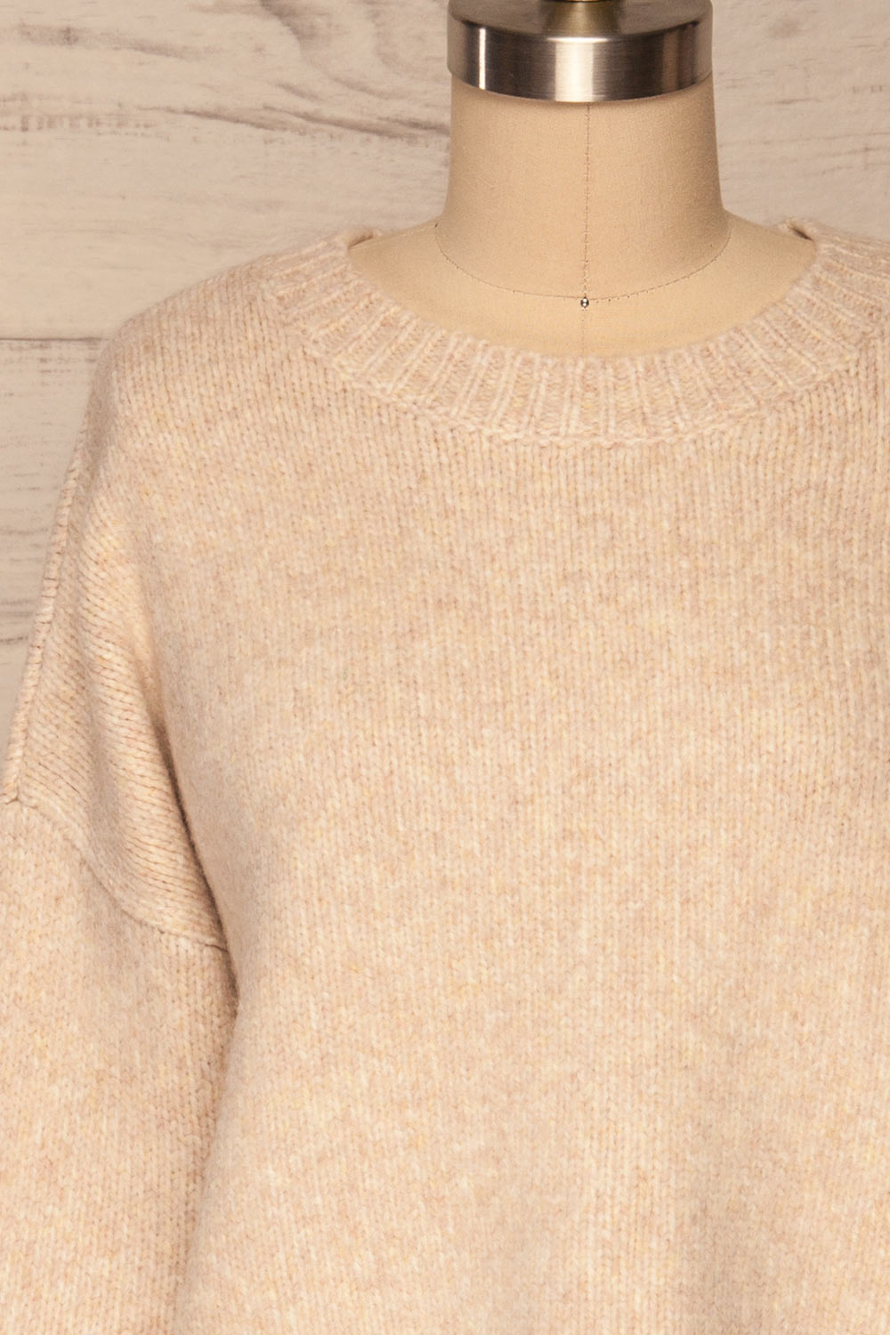 Listalin Beige Cropped Knit Sweater | La petite garçonne front close up