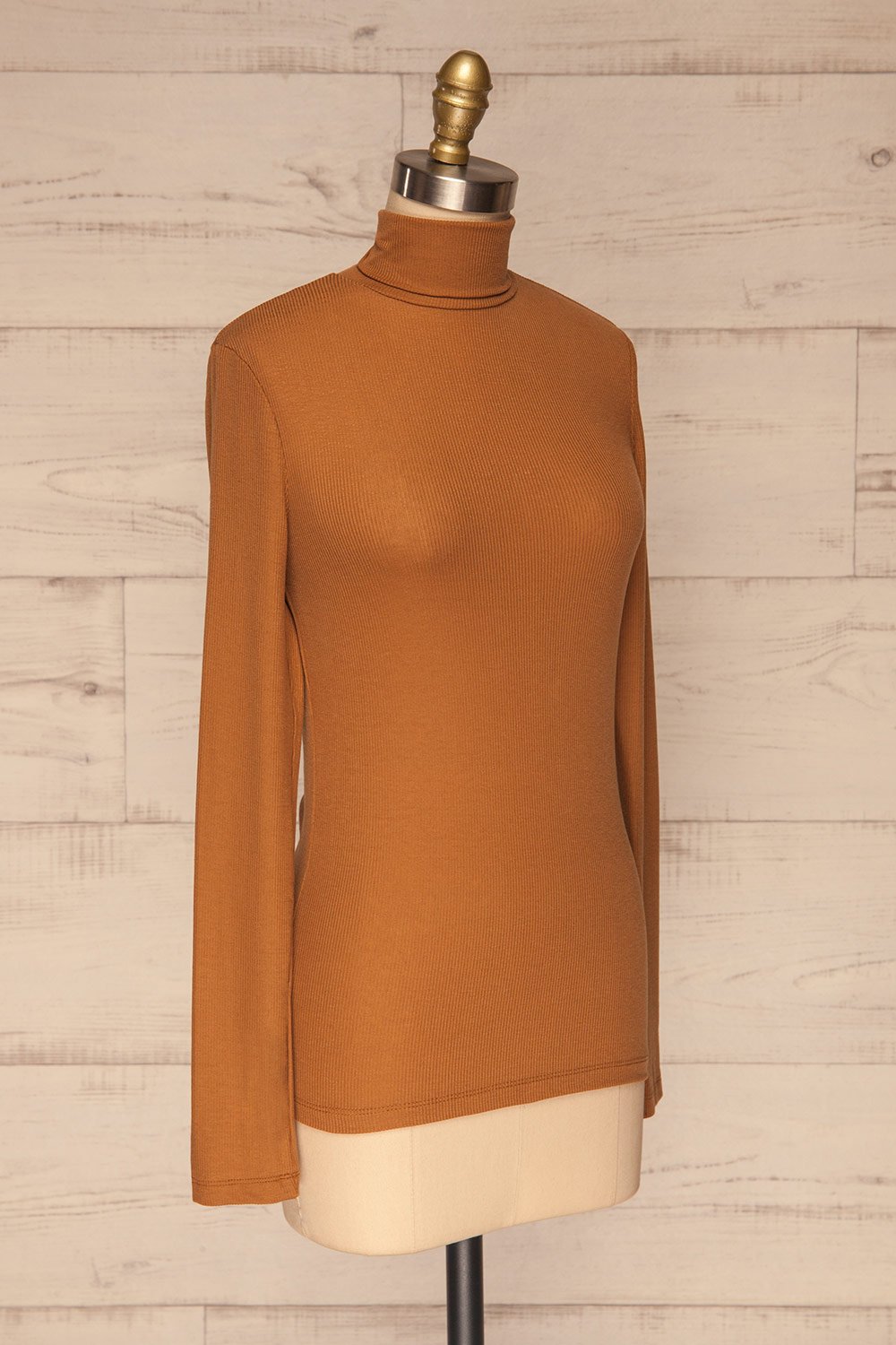Loksa Brown Turtleneck | Col Roulé Brun side view | La Petite Garçonne