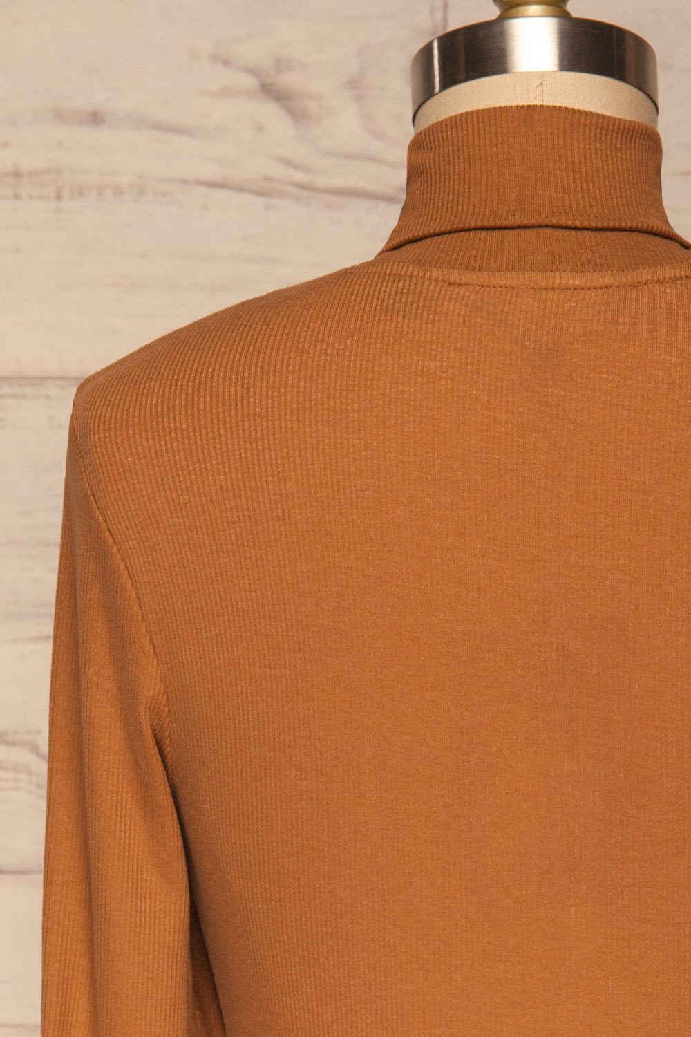 Loksa Brown Turtleneck | Col Roulé Brun back view | La Petite Garçonne