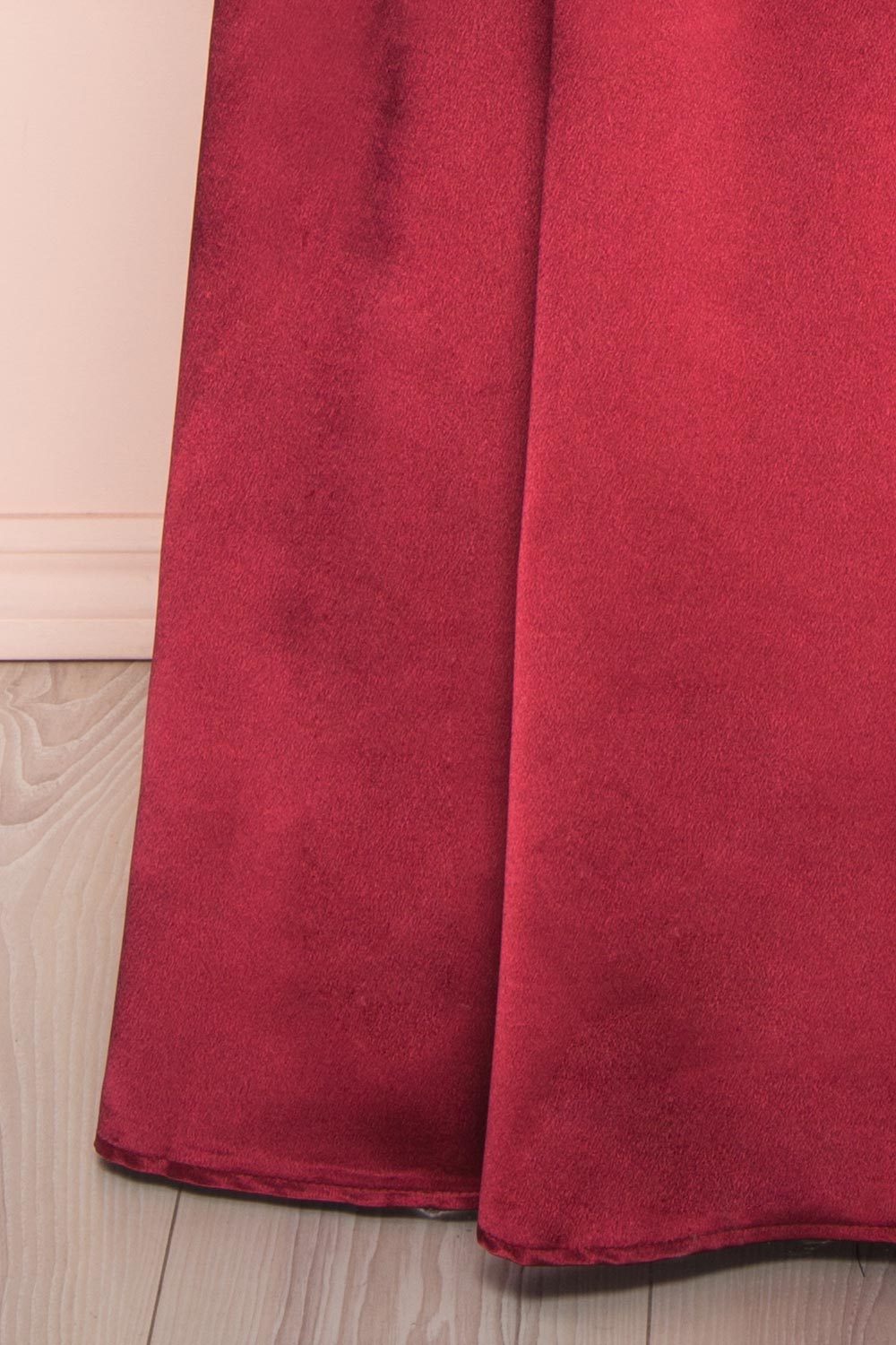 Mayla Bourgogne | Robe Maxi Satinée à Broderies