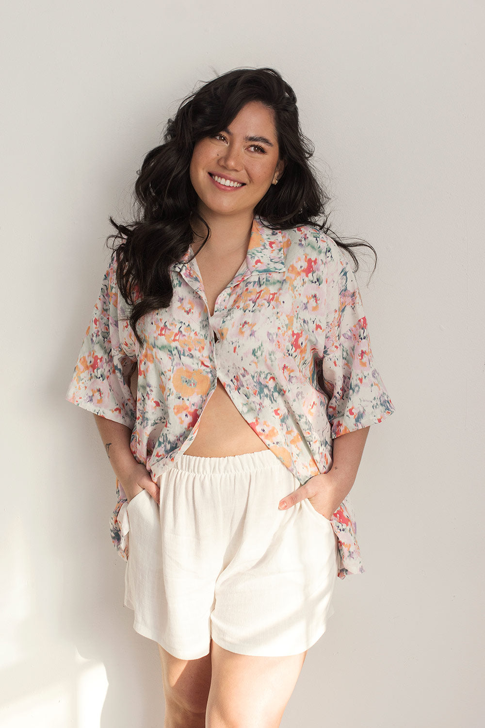 Warmel White High-Waisted Linen Shorts | La petite garçonne on model