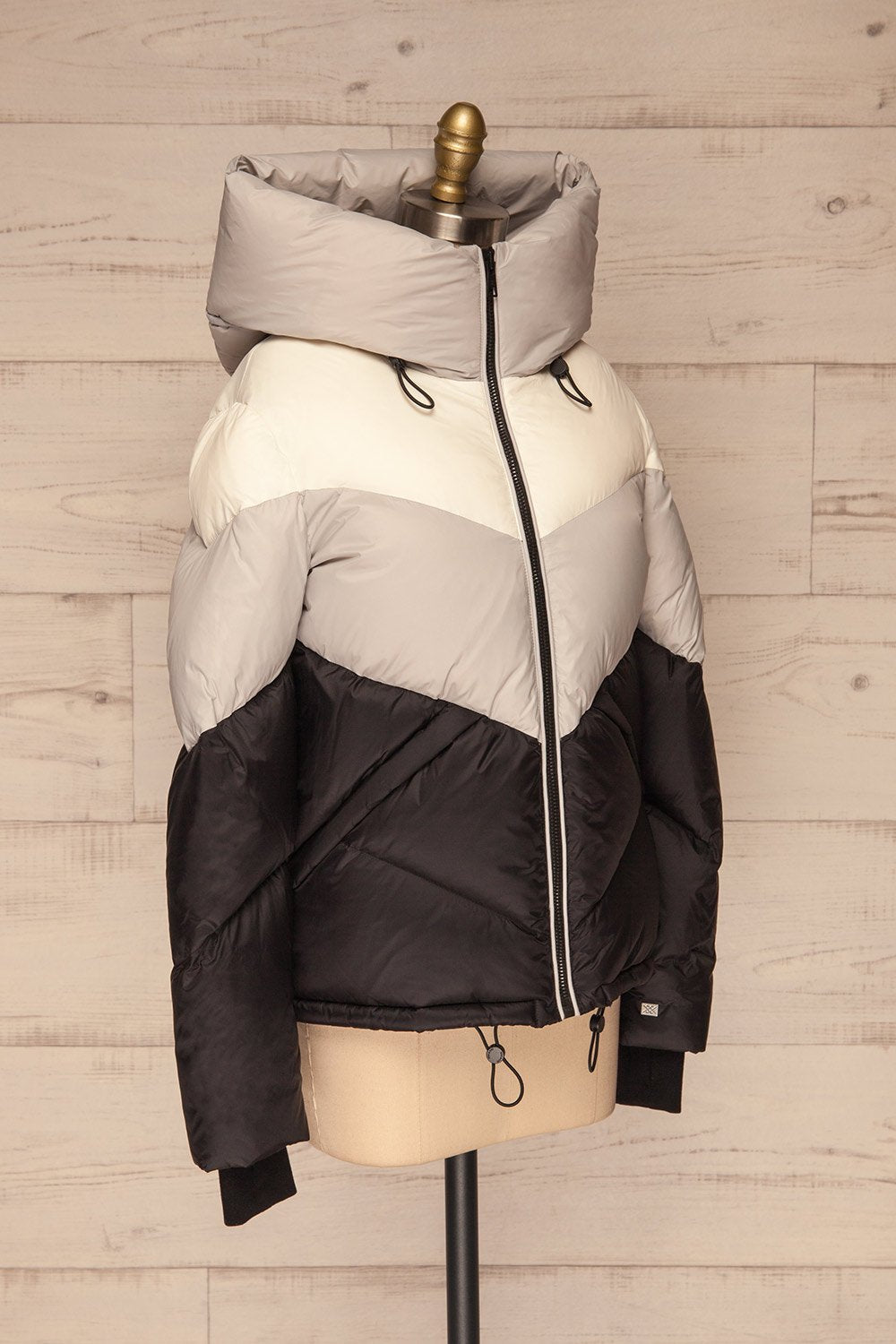 Milvina Black & White Coat | Manteau side view | La Petite Garçonne