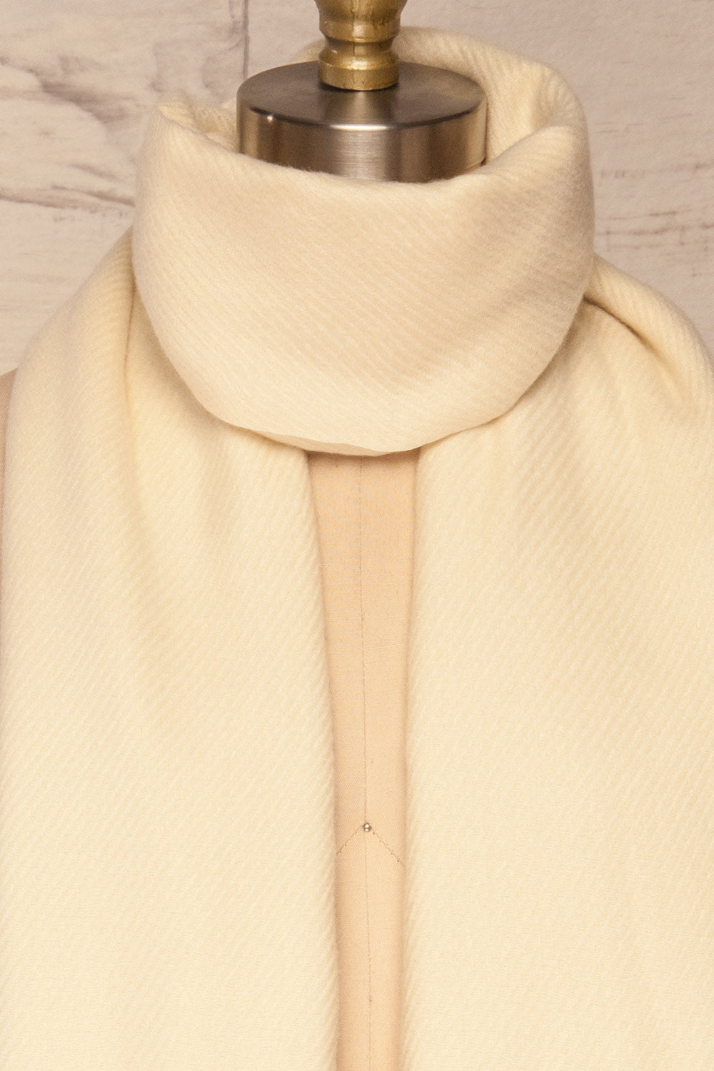 Neige Doree Beige Soft Knitted Scarf | La petite garçonne around close up