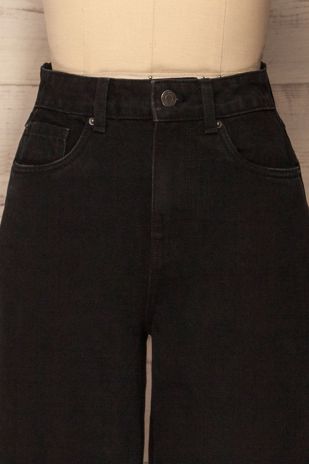 Nikea Black Cropped Wide Leg Jeans | La Petite Garçonne