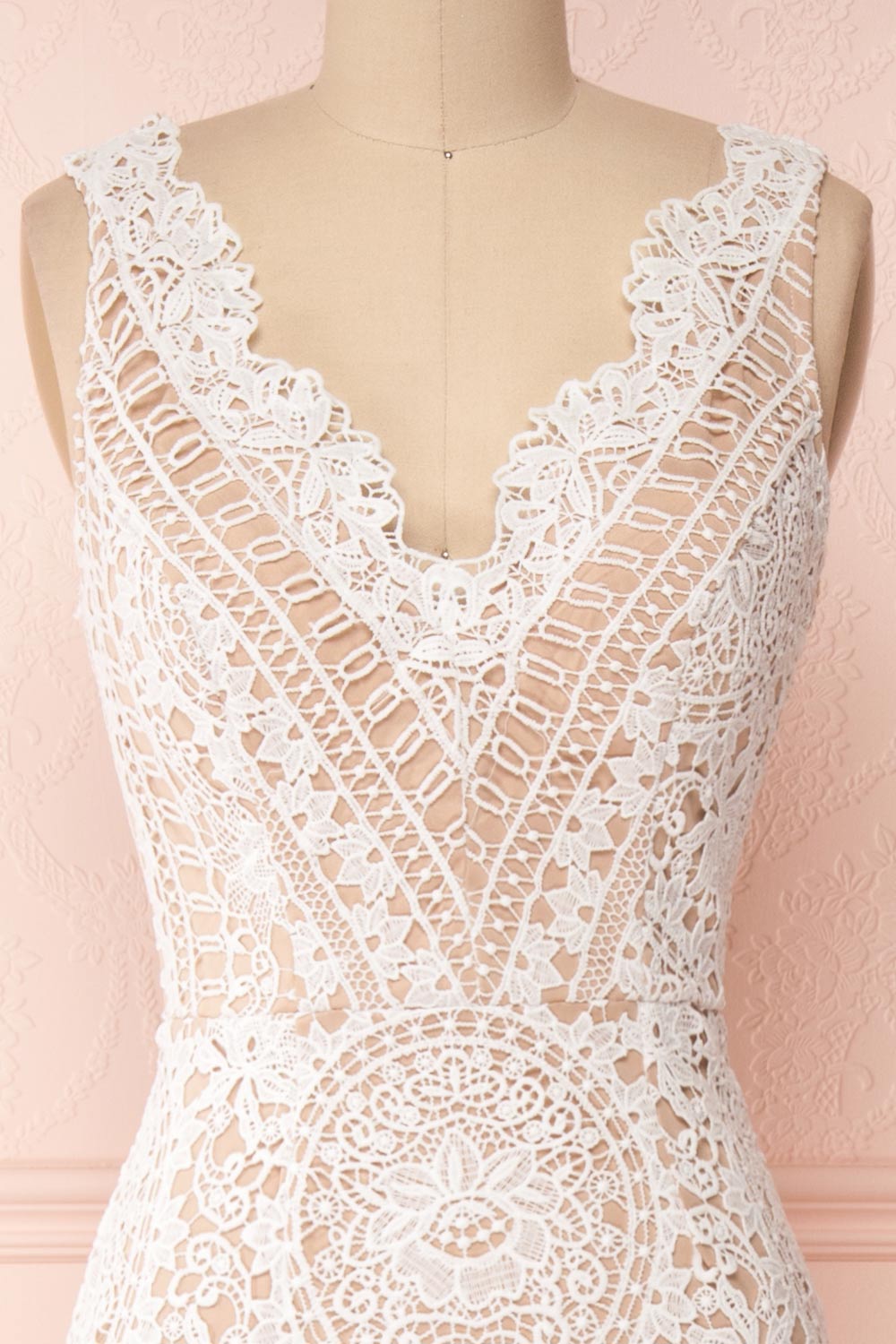 Nyura Ivory Lace Bridal Dress | Robe Blanche | Boudoir 1861 front close-up