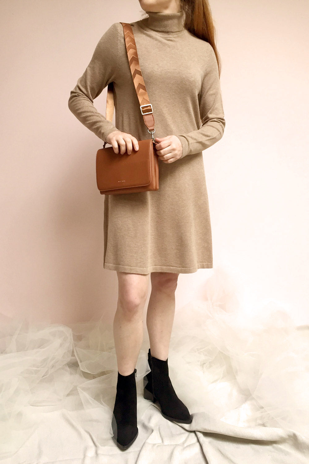 Orphne Camel Sweater Dress | Robe Beige photo | La Petite Garçonne