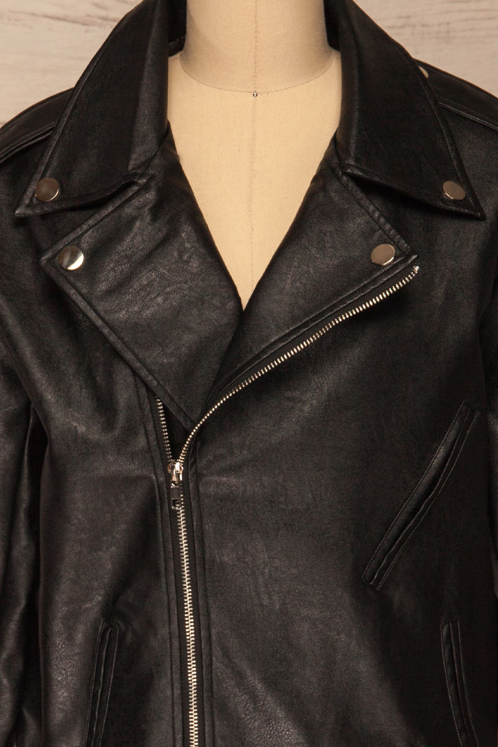 Ostrowiec Black Oversized Motorcycle Jacket | La petite garçonne front close-up