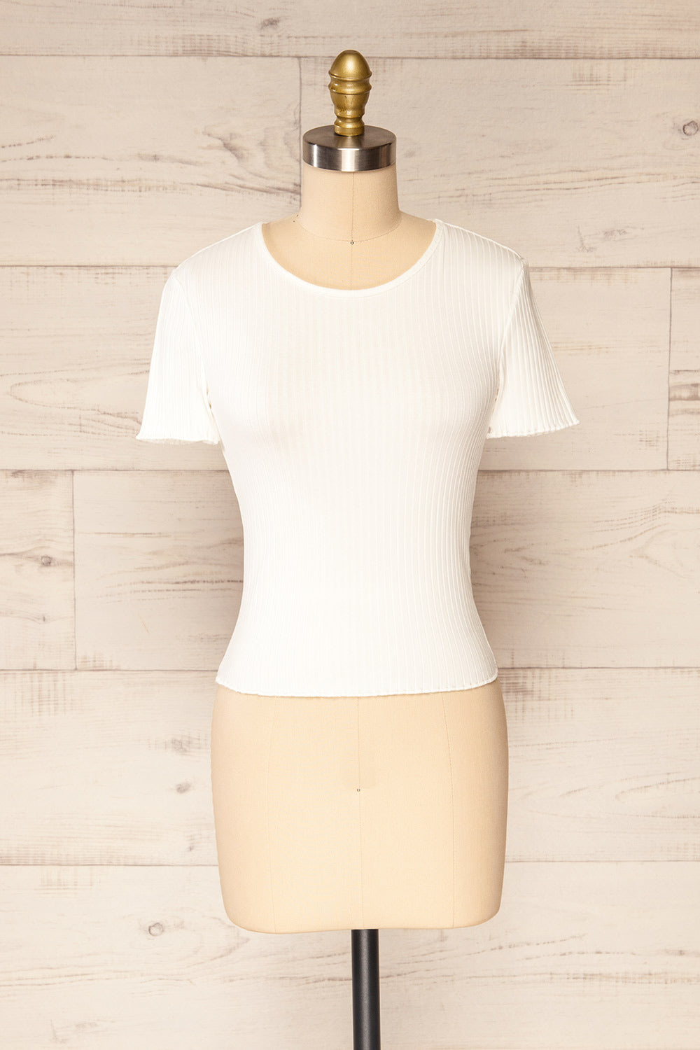 Paczkow White Ribbed Lettuce-Edge T-Shirt | La petite garçonne front view