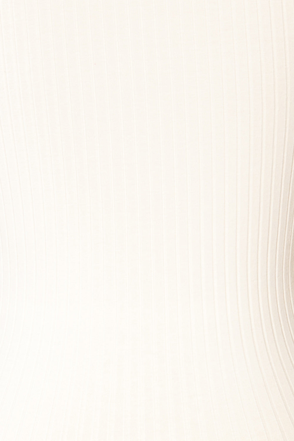 Paczkow White Ribbed Lettuce-Edge T-Shirt | La petite garçonne fabric