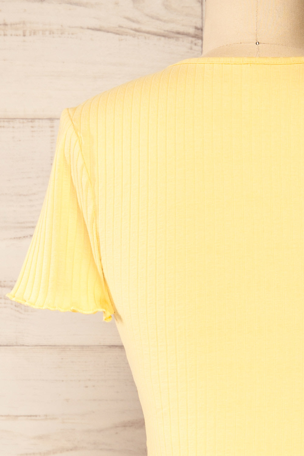 Paczkow Yellow Ribbed Lettuce-Edge T-Shirt | La petite garçonne back close-up