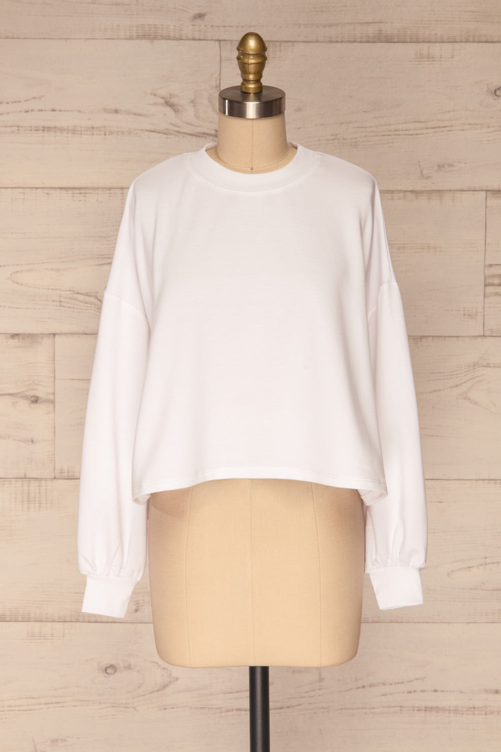 Pasklek White Long Sleeve Crop Top | La petite garçonne front view