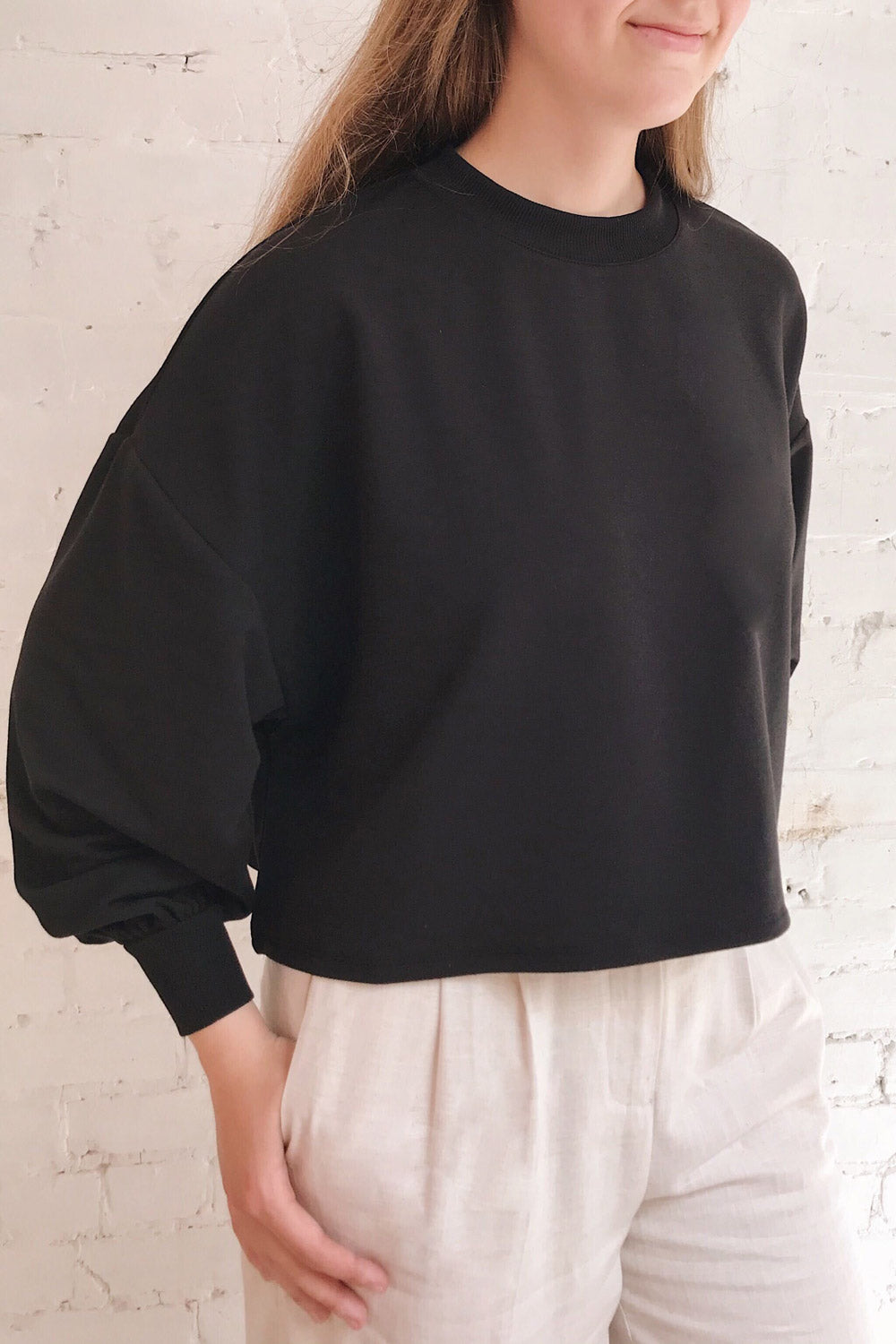 Paslek Black Long Sleeve Crop Top | La petite garçonne on model