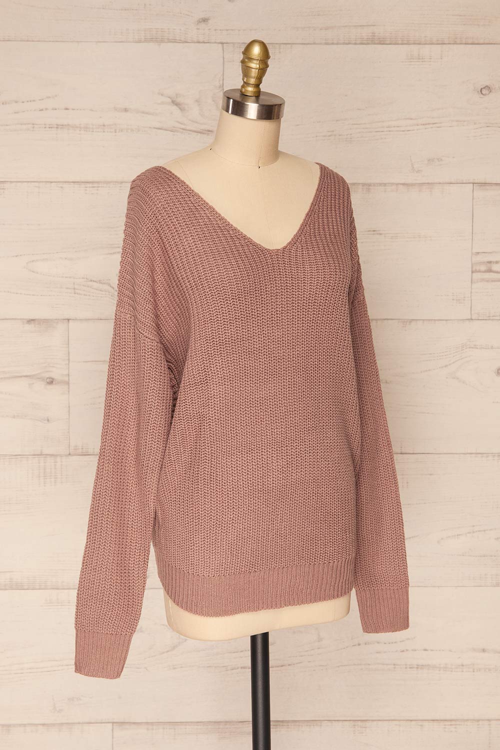 Patras Mauve V-Neck Knitted Sweater | La petite garçonne side view