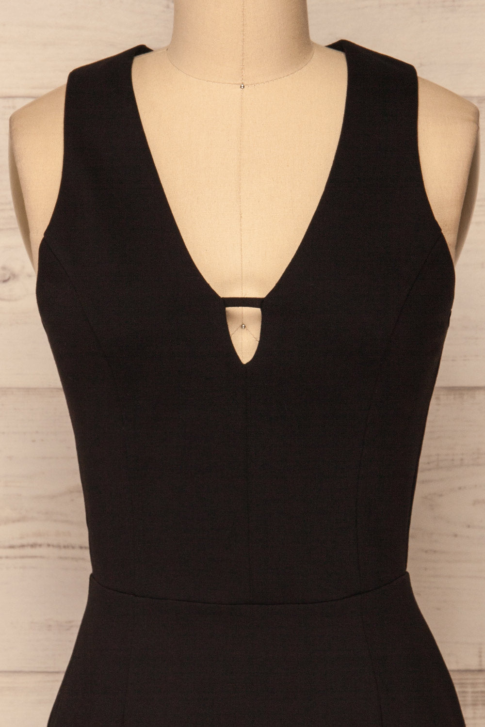 Perpignan Black Fitted Cocktail Dress | La Petite Garçonne front close-up