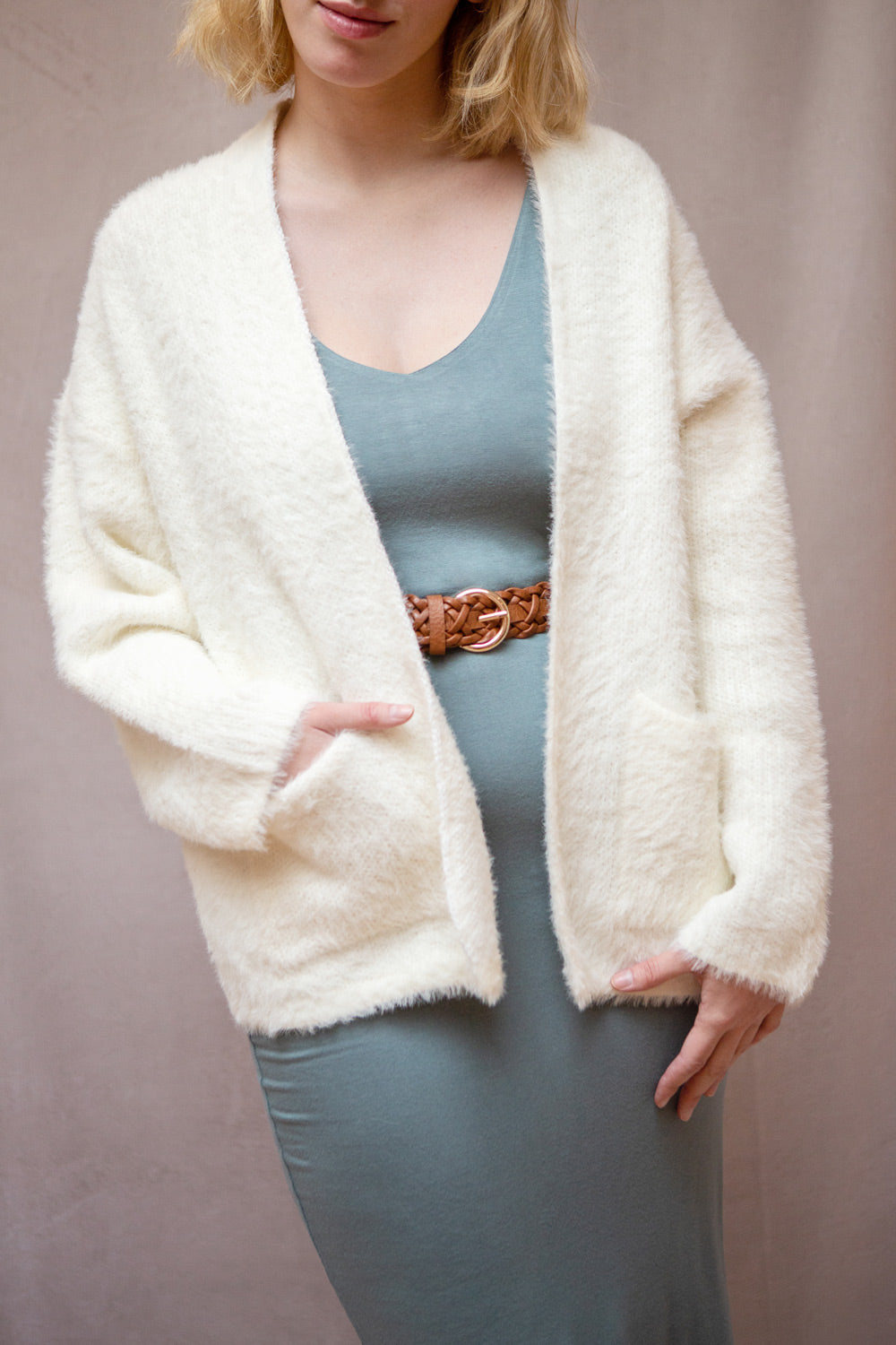 Plock Ivory Fuzzy Open Cardigan | La petite garçonne model