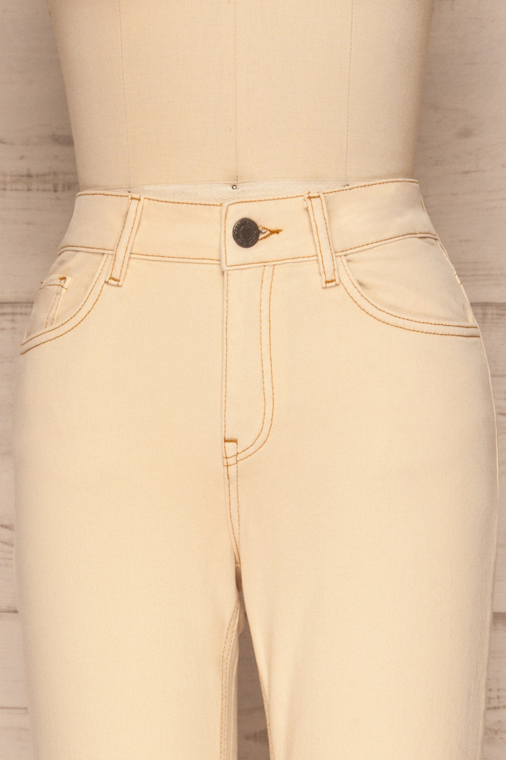 Podgorica Beige High-Waisted Jeans front close up | La petite garçonne