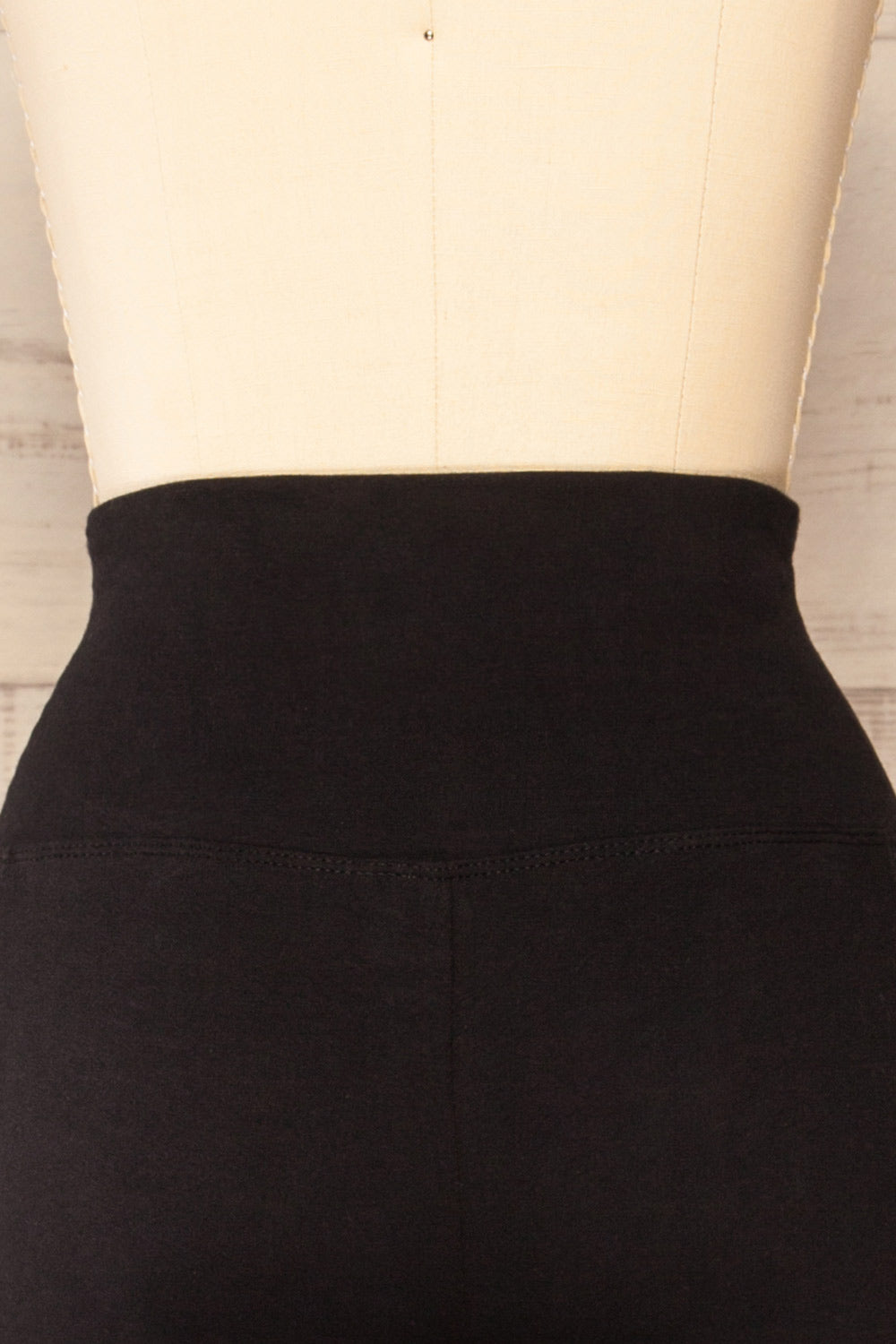 Putignano Black High-Waisted Leggings | La petite garçonne back close-up