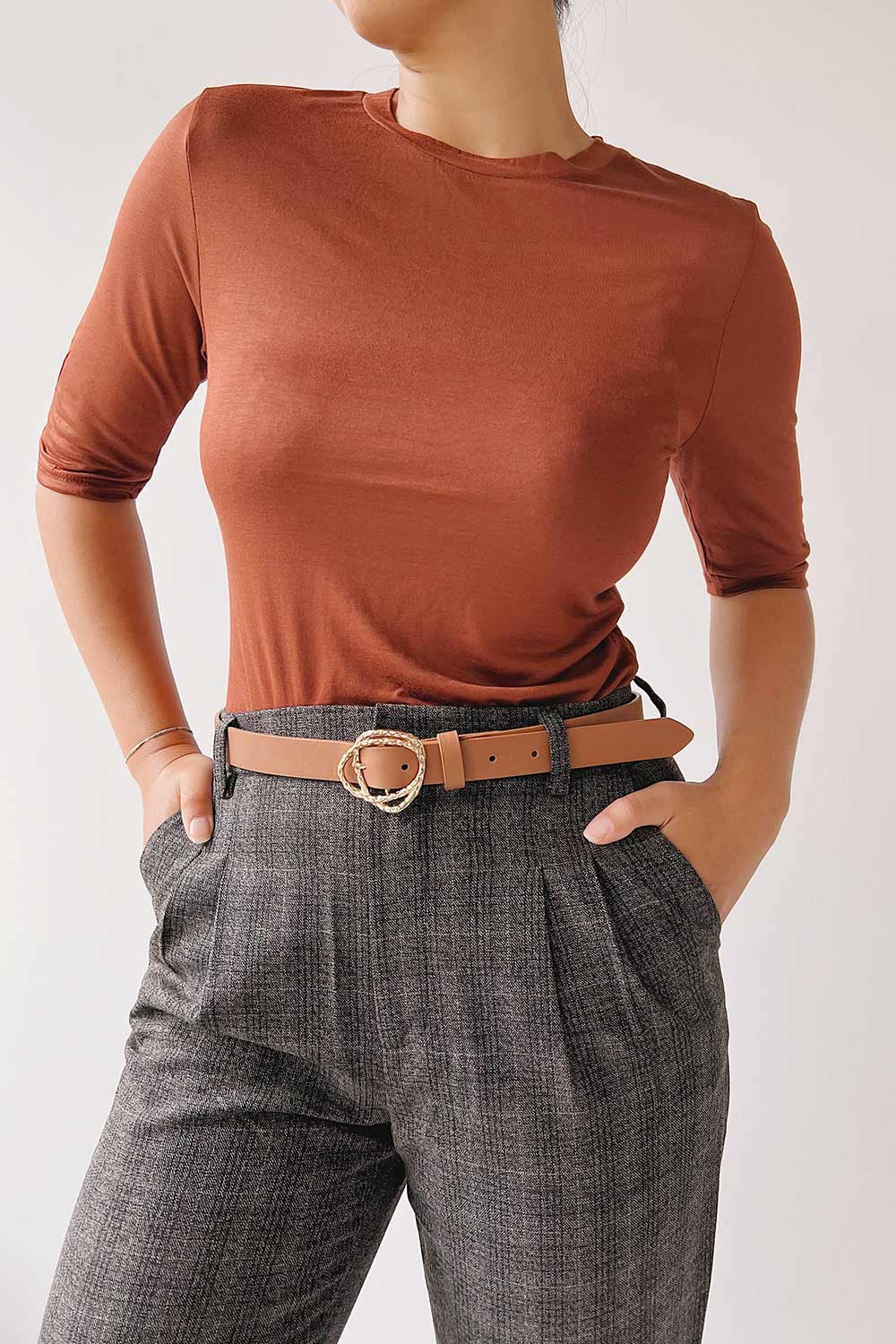 Renaix Rust Fitted Basic T-Shirt | La petite garçonne on model