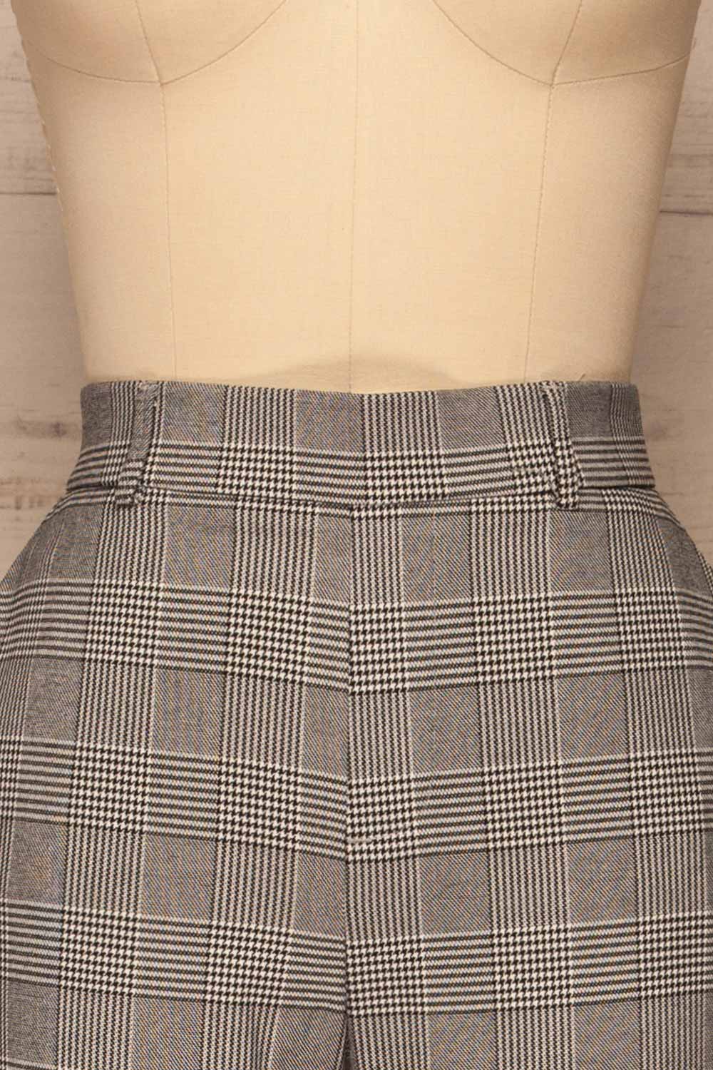 Ronhee Grey Plaid Straight Leg Pants | La petite garçonne front close-up